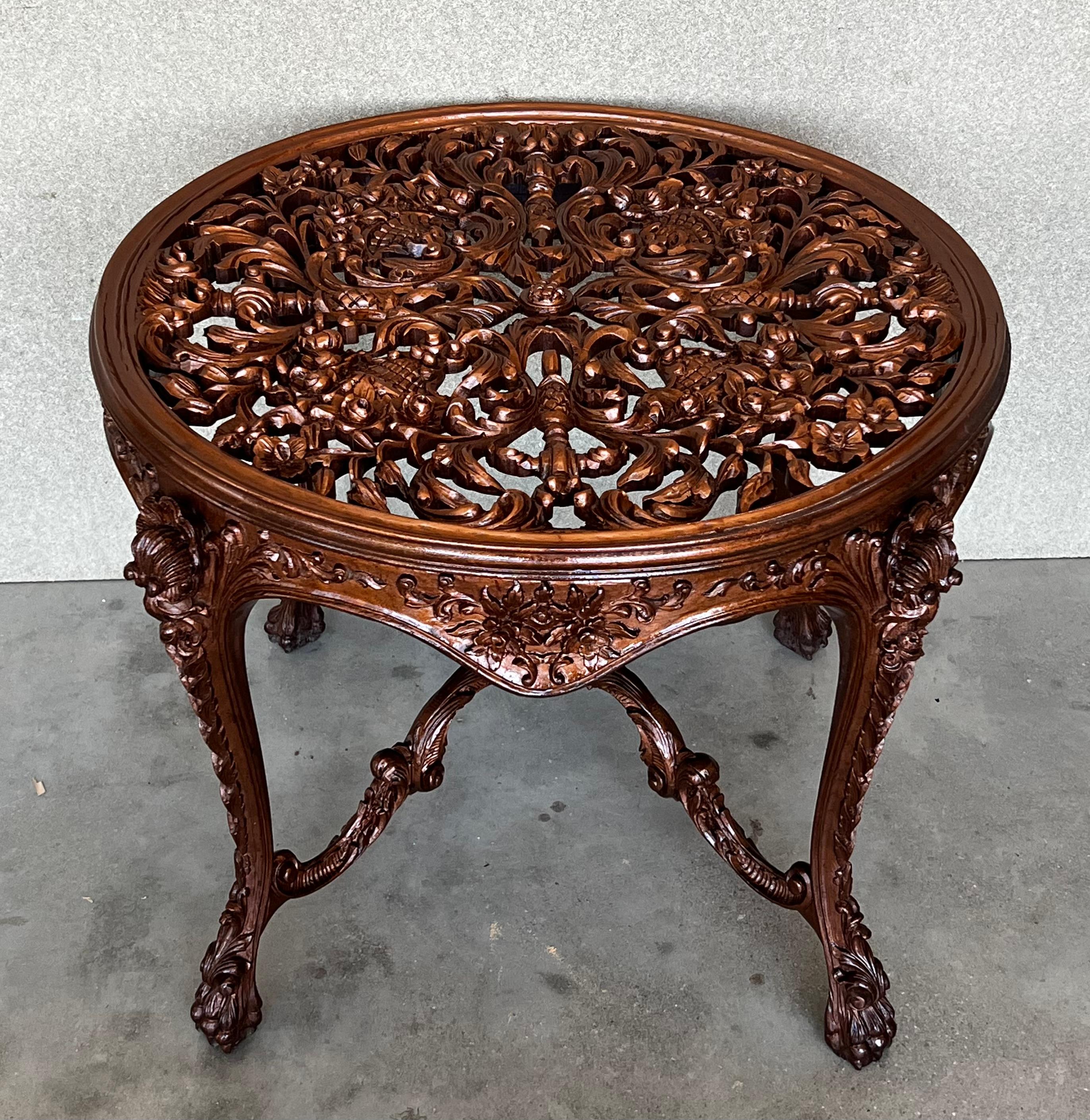 20th Century 20th Mariano Garcia Spanish Side Table with Highly Carved Top and Legs For Sale