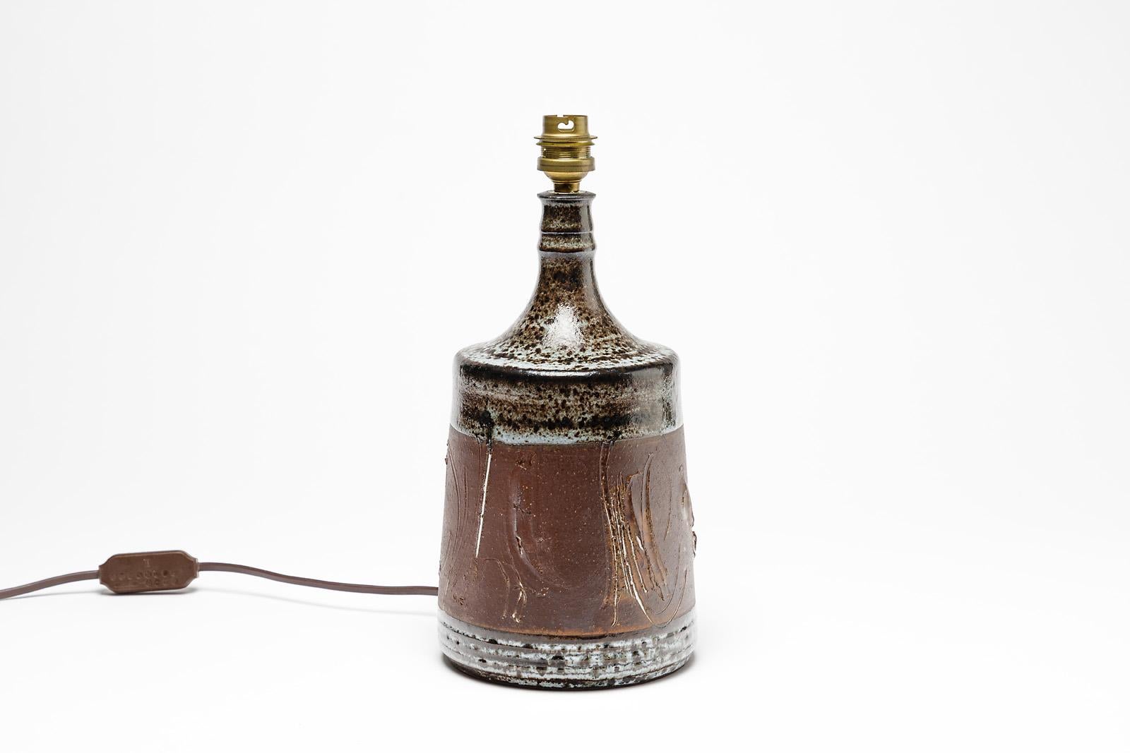 Braune Keramik-Tischlampe aus der Mitte des 20. Jahrhunderts von Roger Collet Vallauris, um 1960 (Französisch) im Angebot