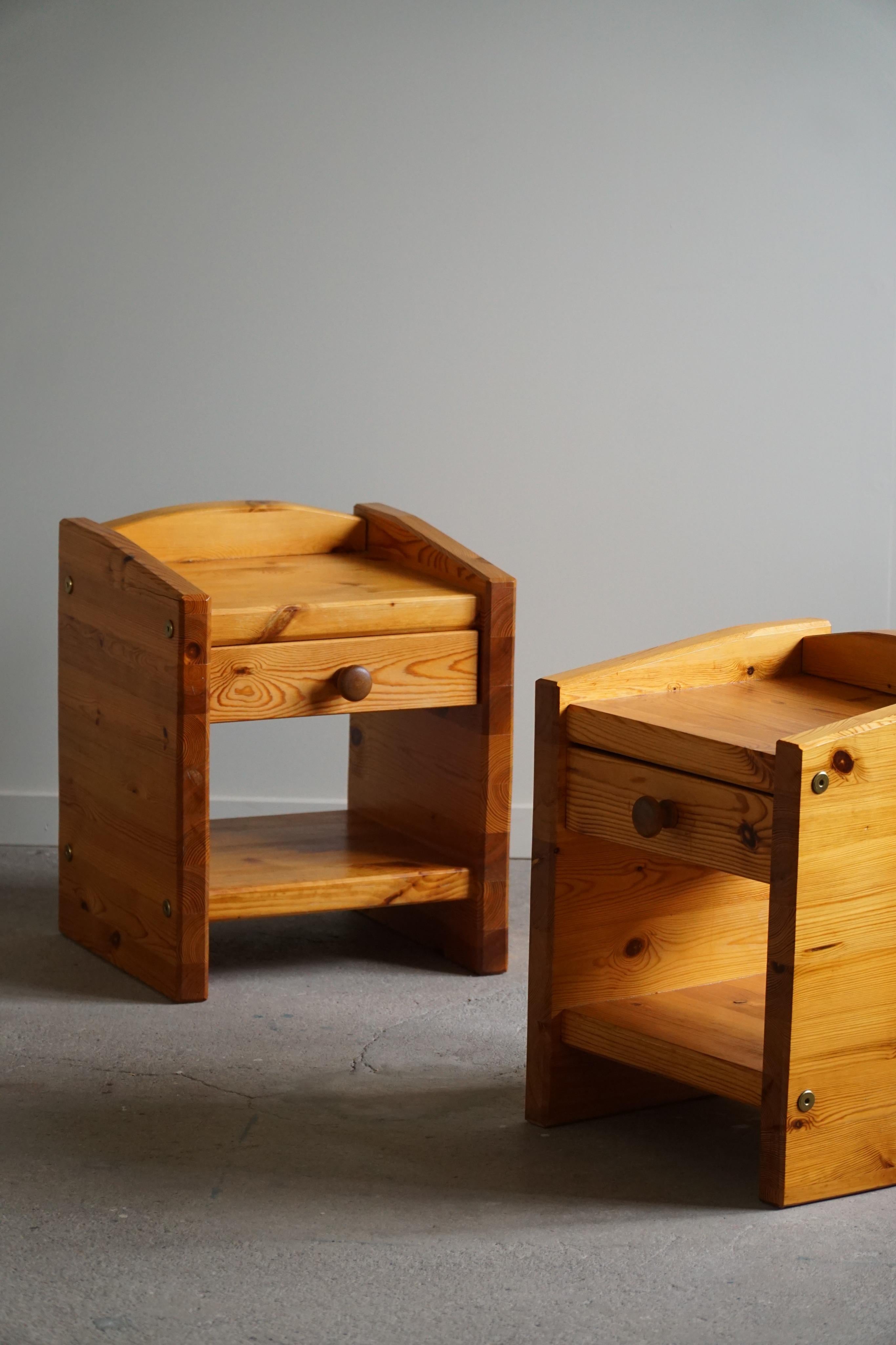 20th Midcentury, Pair of Brutalist Night Stands in Solid Pine, Denmark, 1970s 5