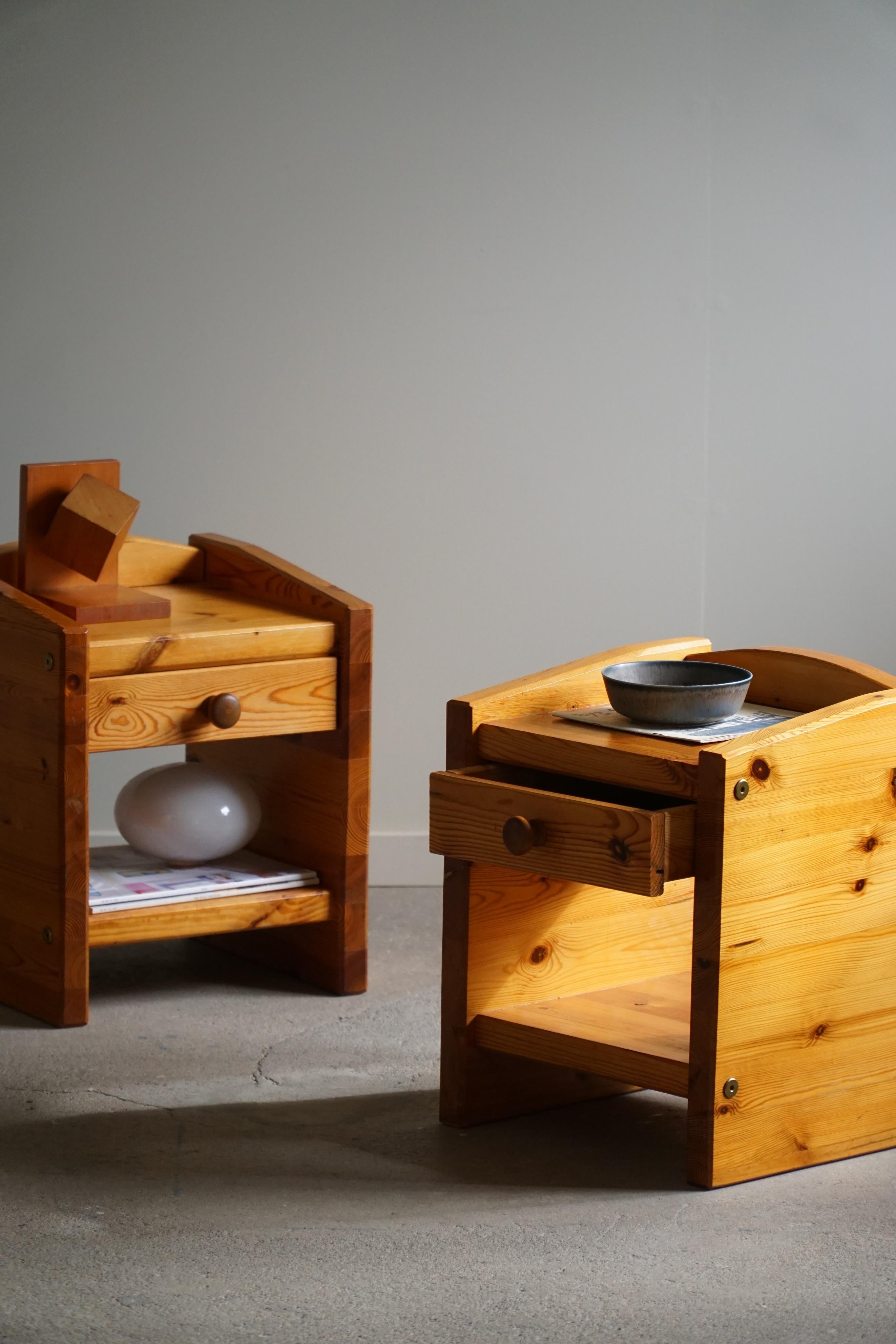 20th Midcentury, Pair of Brutalist Night Stands in Solid Pine, Denmark, 1970s 6