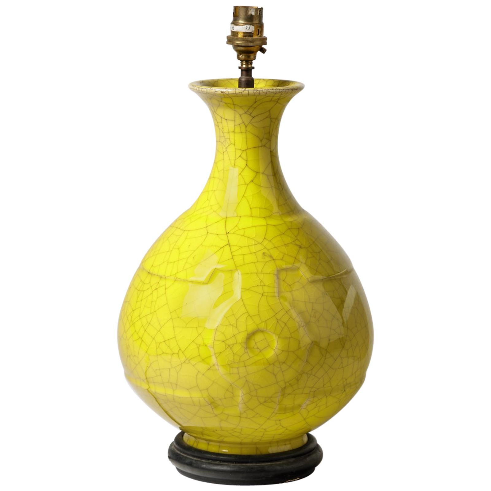 Mid-20th Century Shinny Yellow Art Deco Ceramic Table Lamp Geometric Form For Sale