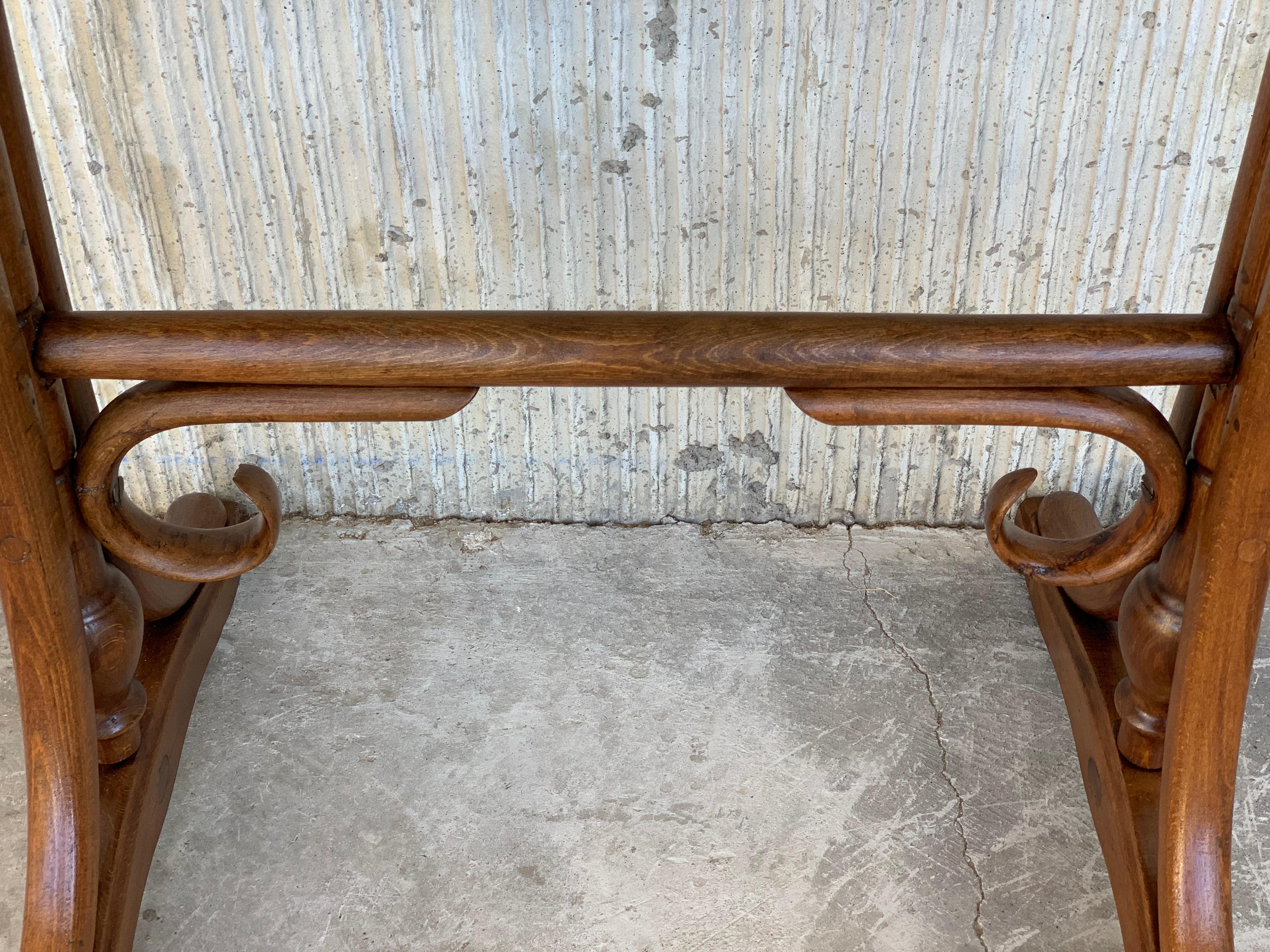 20th-Mid Century Thonet Side Table in Wood and Bentwood 4