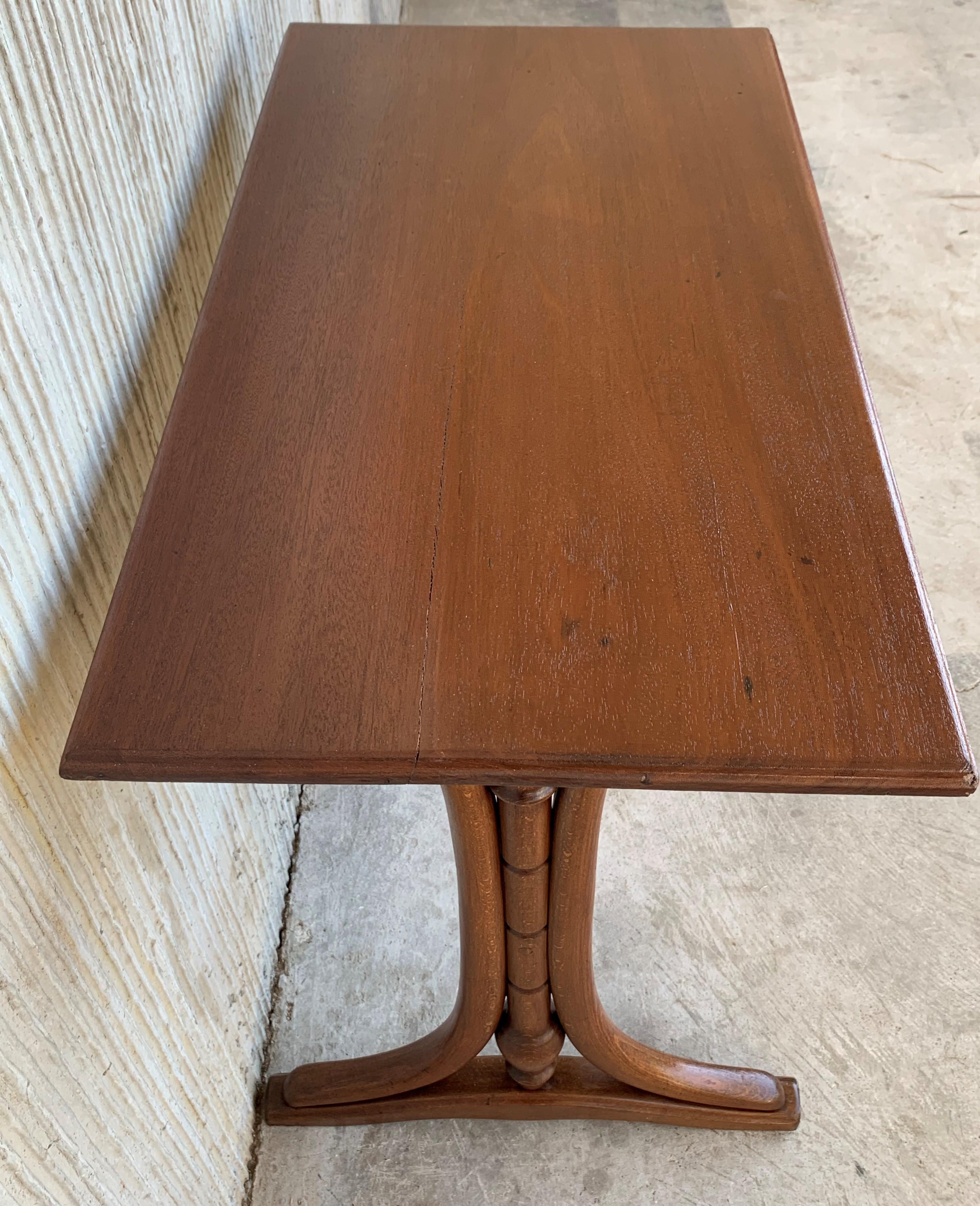 20th-Mid Century Thonet Side Table in Wood and Bentwood (20. Jahrhundert)