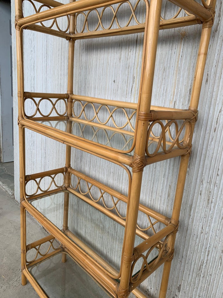 20th Midcentury Bamboo and Glass Étagère, Pagoda Style. Four Shelves at