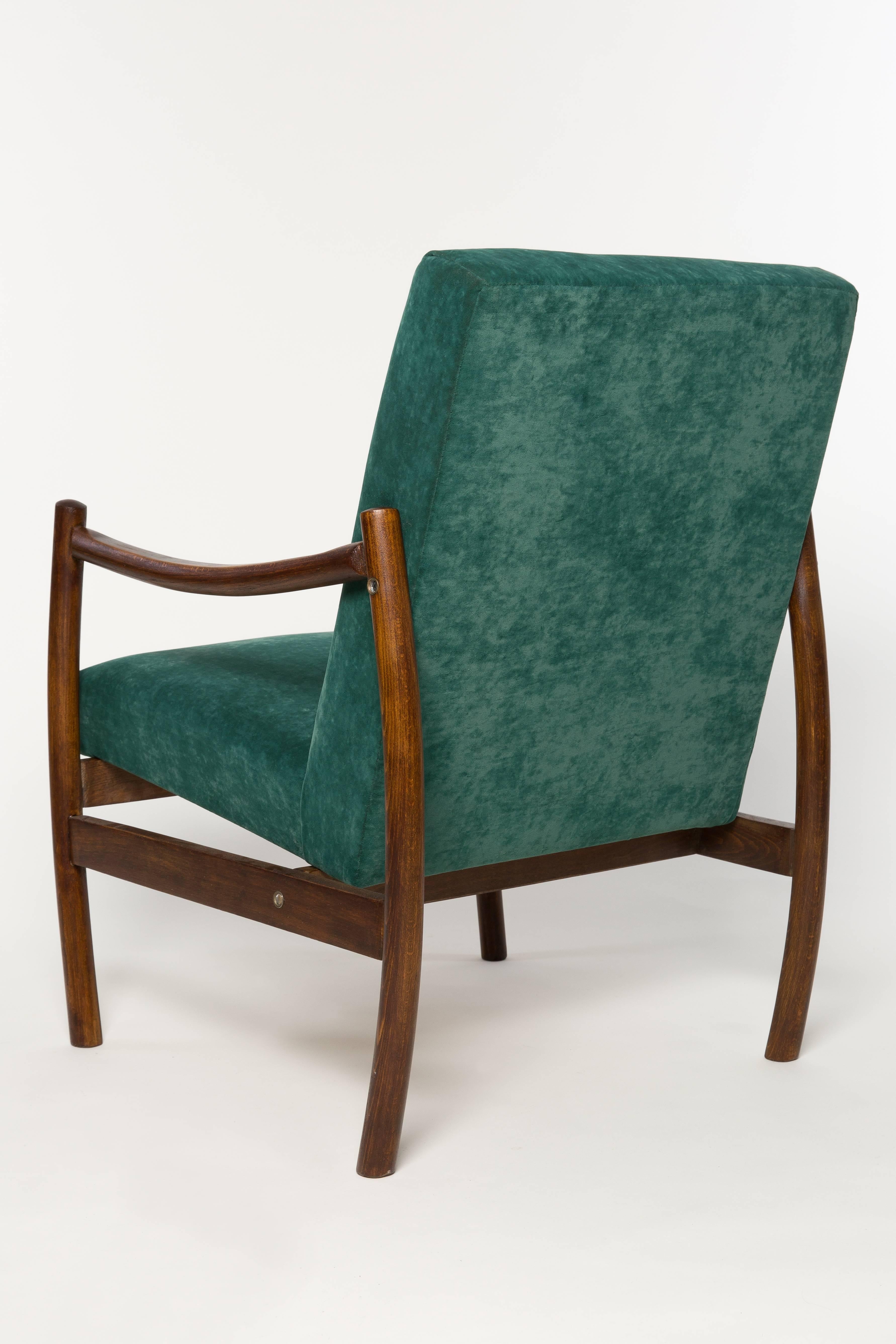 Mid-20th Century Club Armchair, Dark Green Velvet, 1960s In Excellent Condition For Sale In 05-080 Hornowek, PL