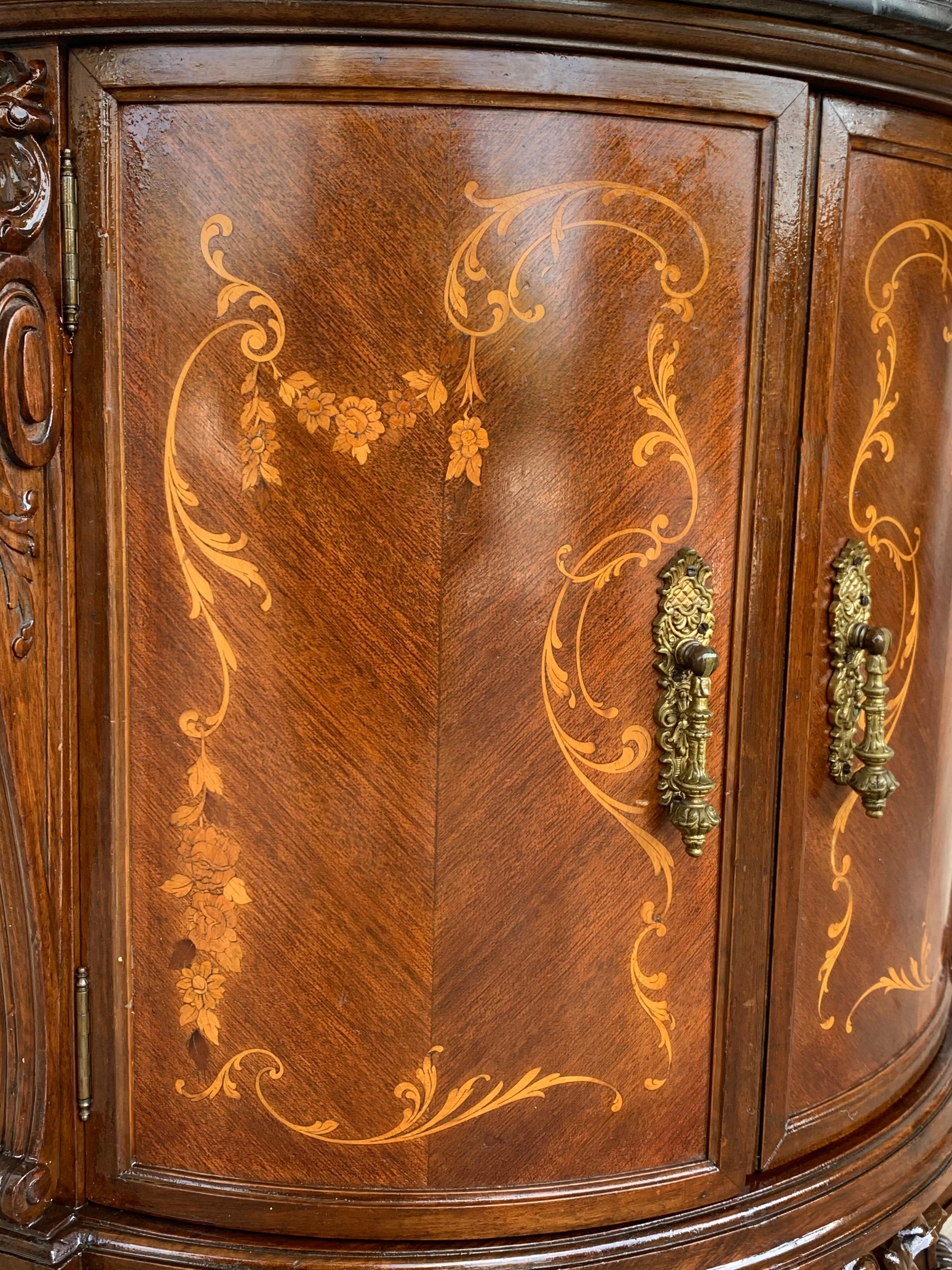 Pair of Carved and Marquetry Nightstands with Two Doors and Hidden Drawer For Sale 3