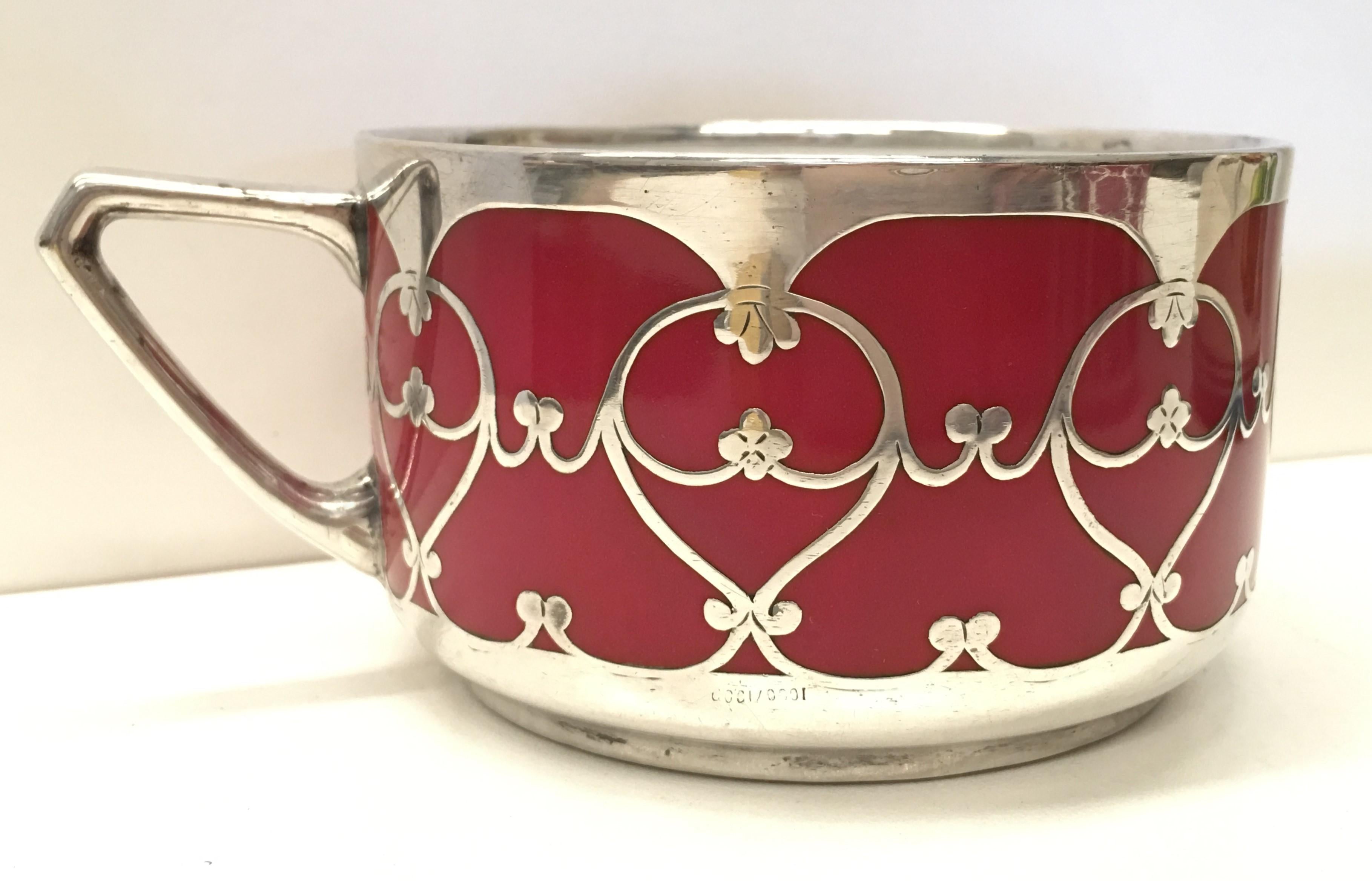 20th Pair of Hutschenreuther Handled Art Decó Small Porcelain Cups with Silver In Good Condition For Sale In Miami, FL