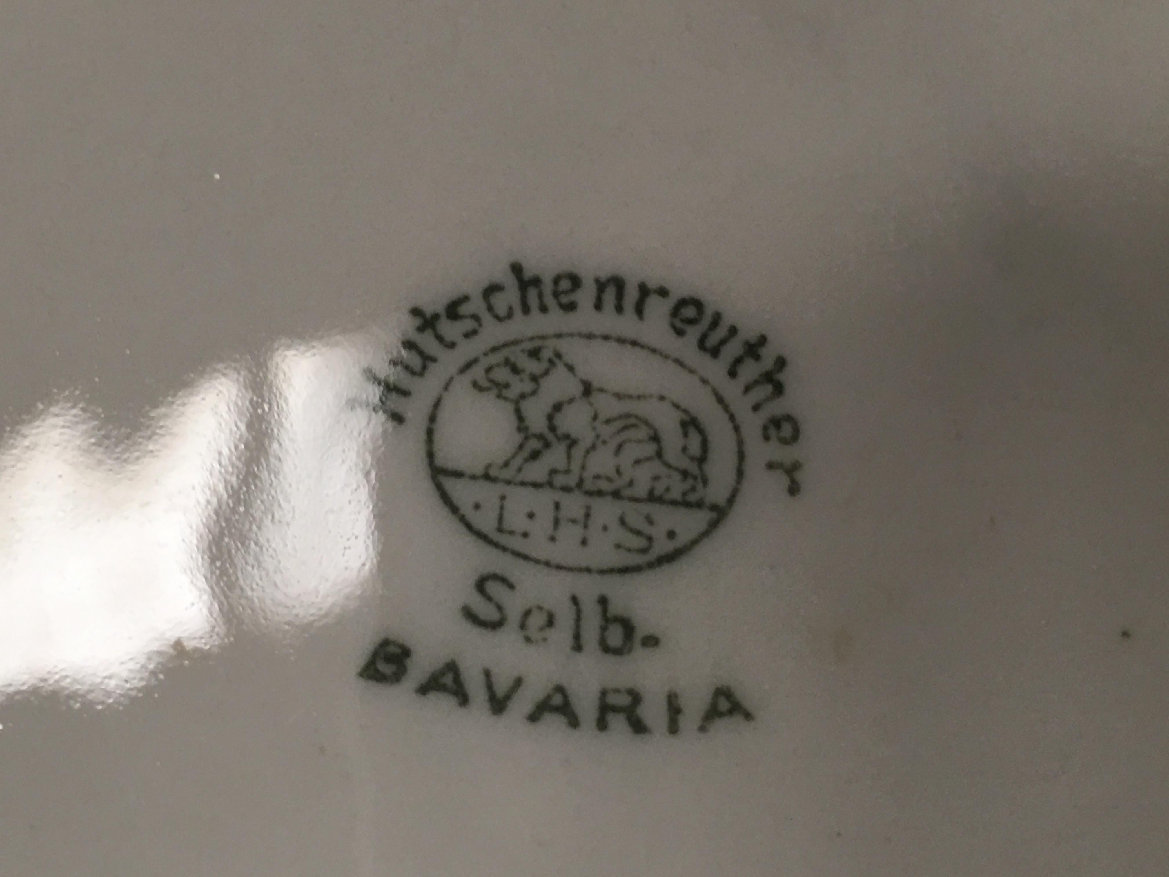 20. Jahrhundert, Paar Hutschenreuther Handled Art Dec-Porzellanbecher mit Silber im Zustand „Gut“ im Angebot in Miami, FL