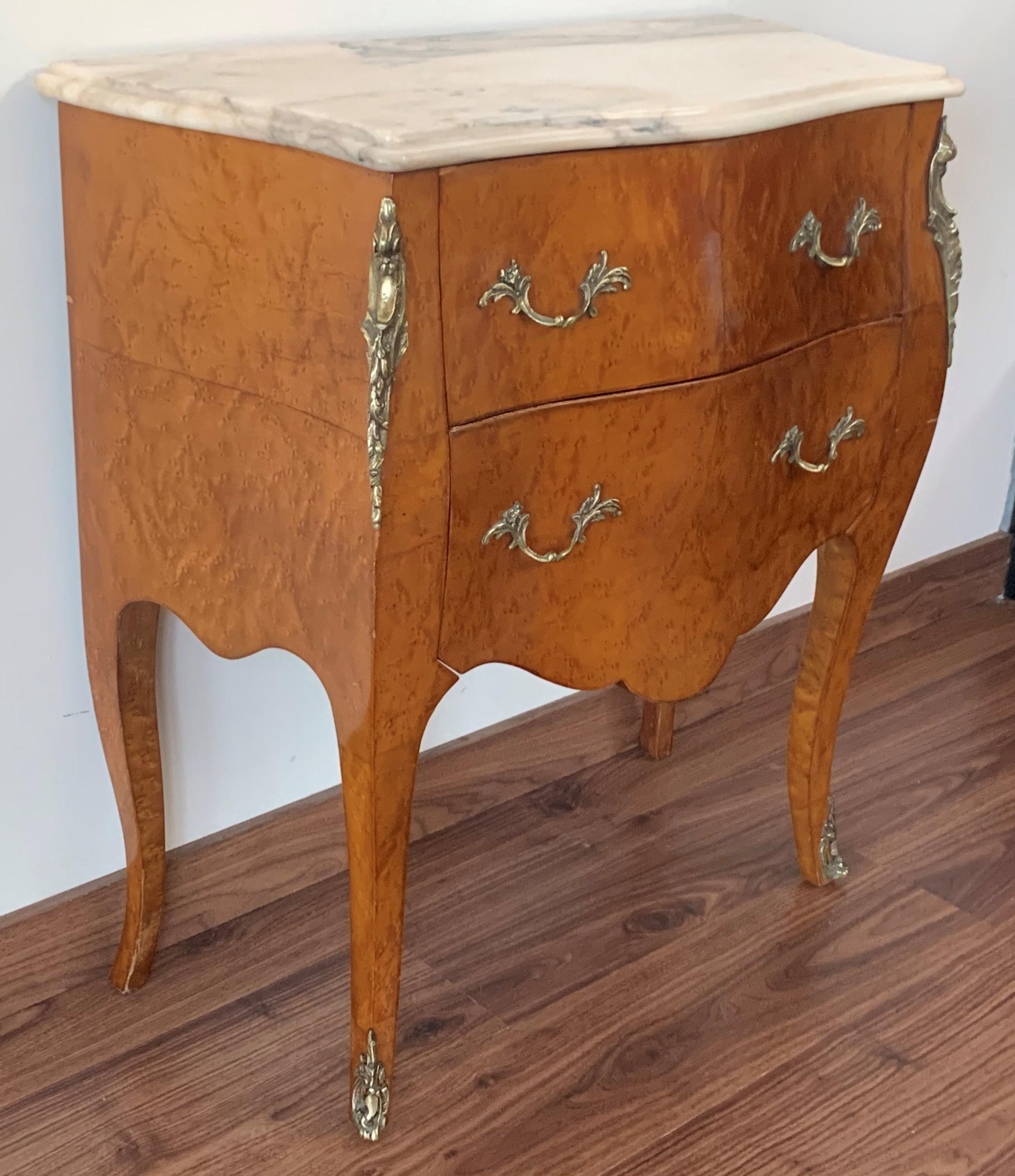 20th Century Italian Fruitwood Two Drawers Nightstands or Bedside Commodes, Pair In Good Condition In Miami, FL
