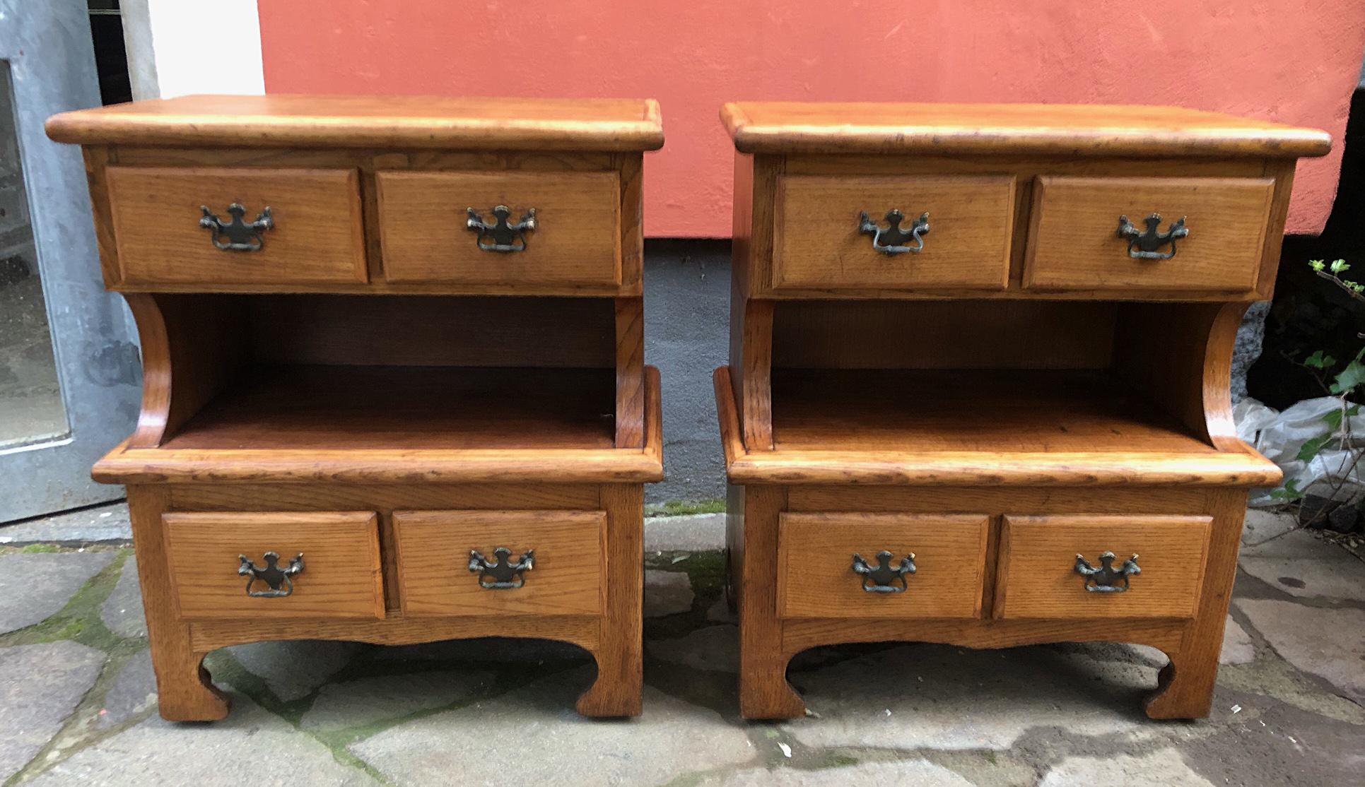 20th Pair of Italian Night Stands in Chestnut with Four Drawers Original Patina For Sale 2
