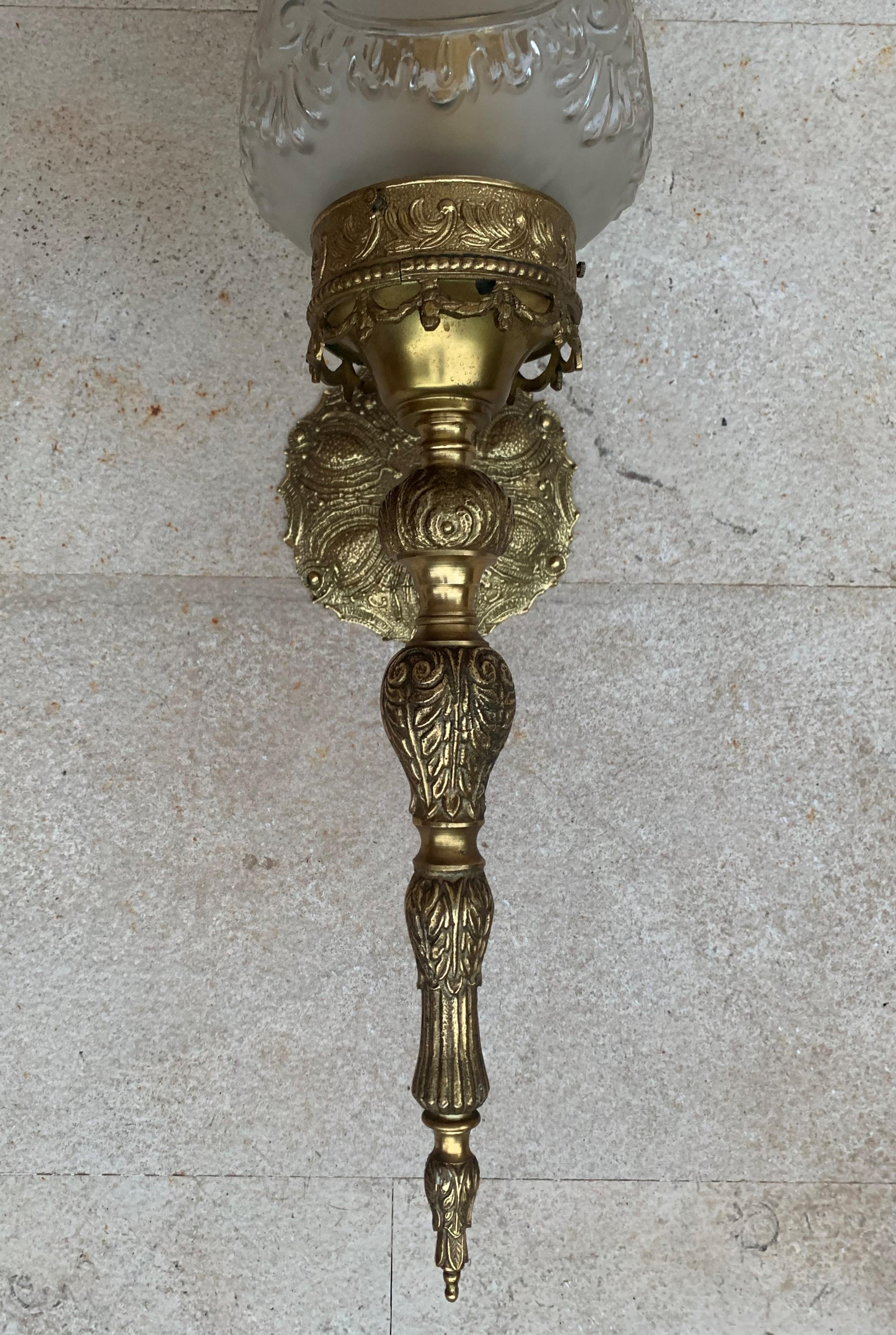 20th Century Pair of Large French Bronze and Glass Sconces For Sale 4