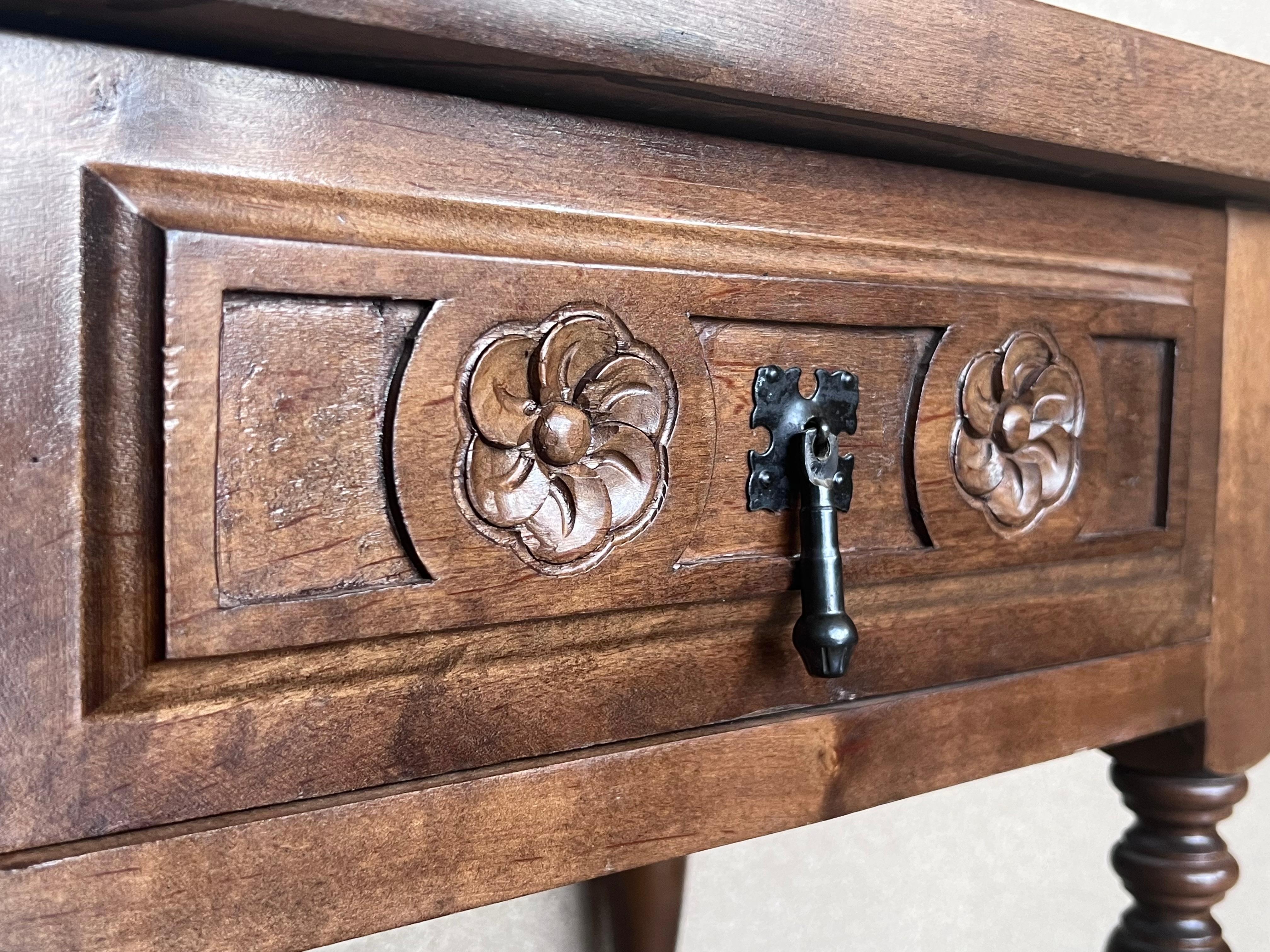 20th Century 20th Pair of Spanish Nightstands with Carved Drawer For Sale