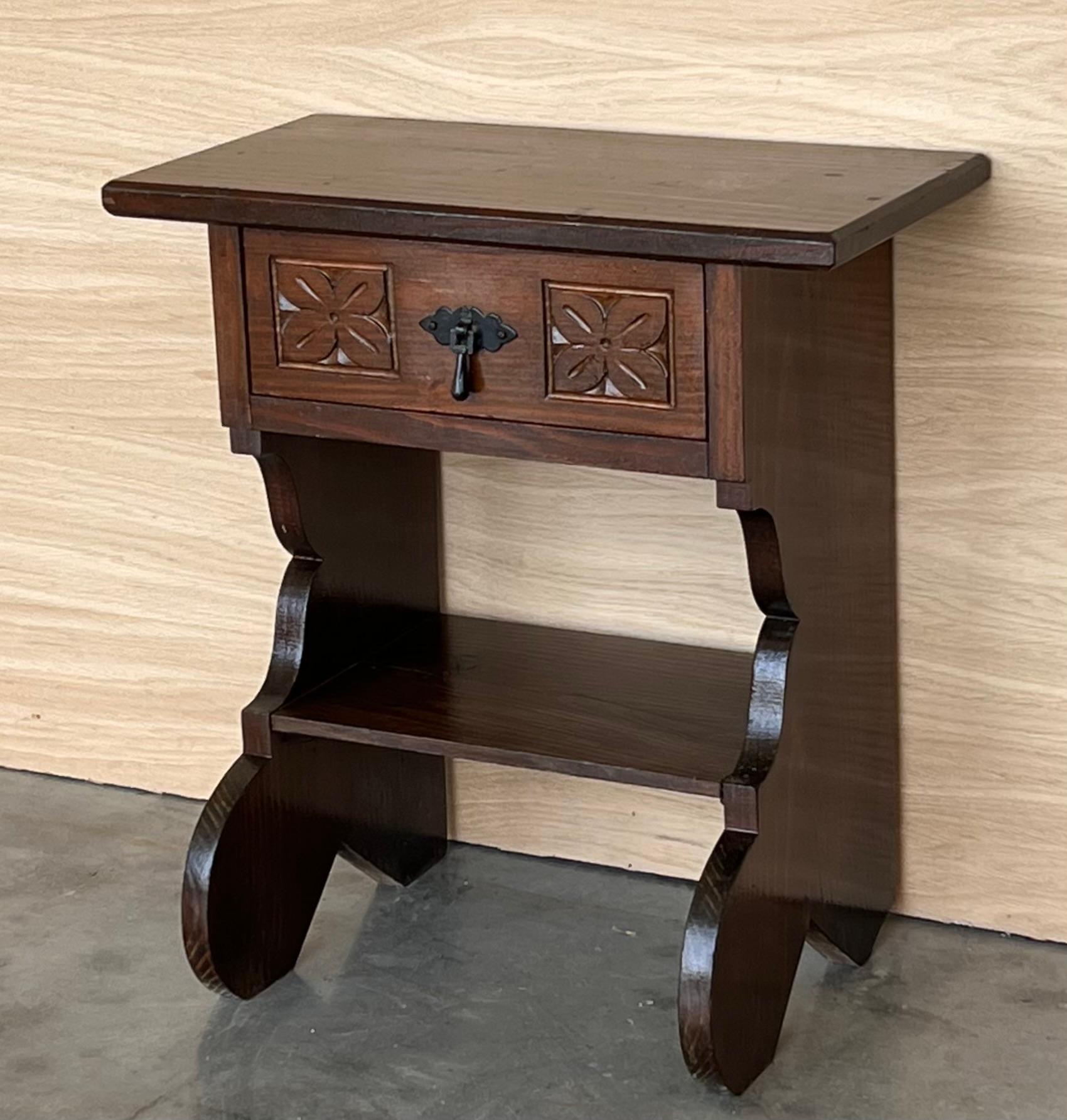 20th Pair of Narrow Spanish Nightstands with Carved Drawer and Low Shelve In Good Condition For Sale In Miami, FL
