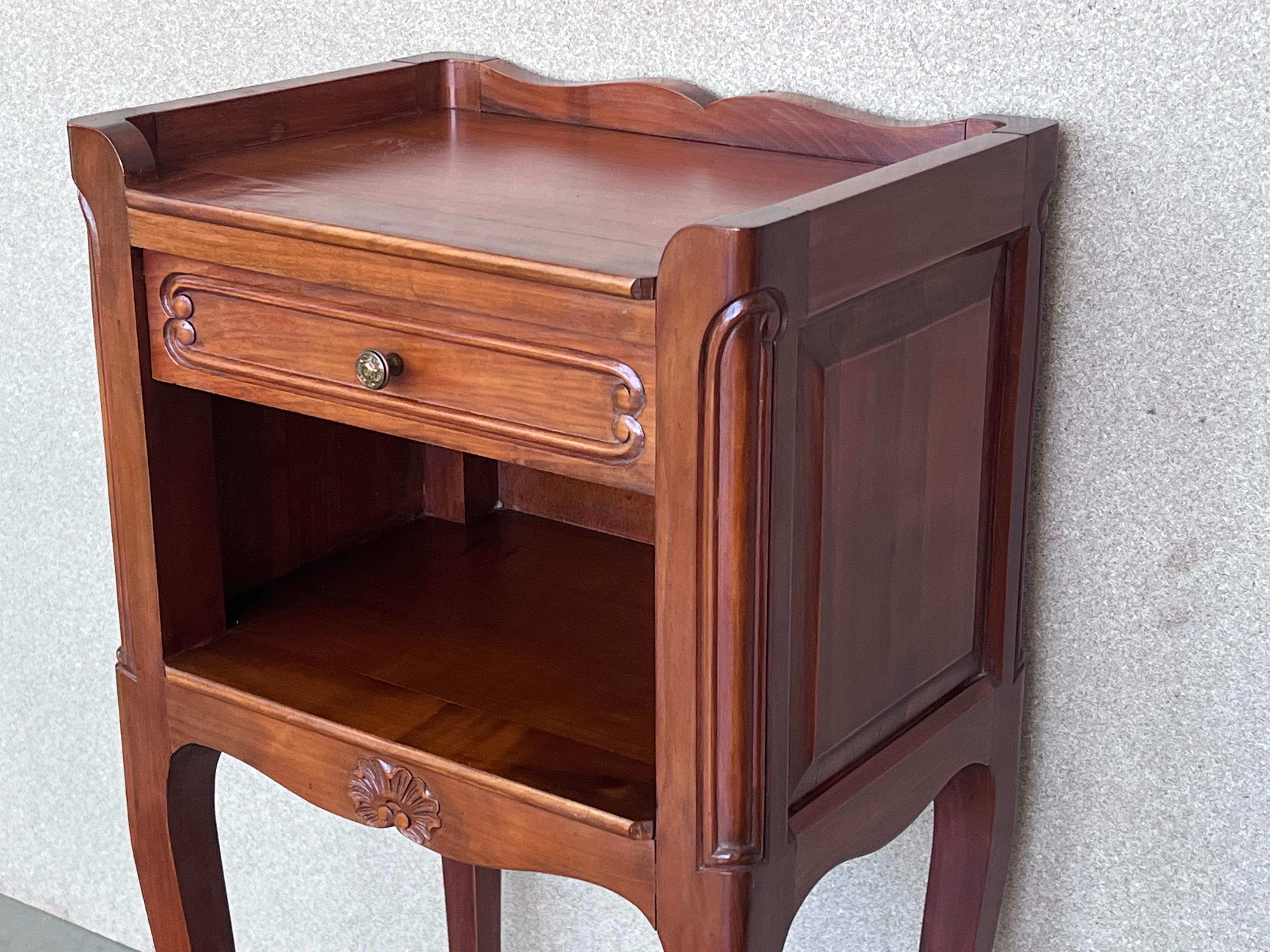 20th Pair of Oak Nightstands Tables with Drawer and Open Shelf 4