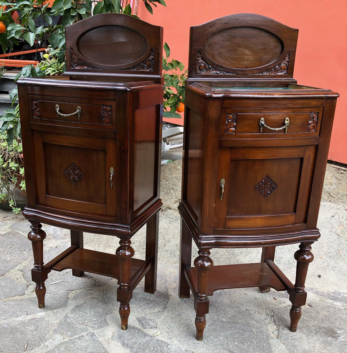 20th Century Pair of Original Italian Night Stands with Green Glass Tops In Good Condition For Sale In Buggiano, IT