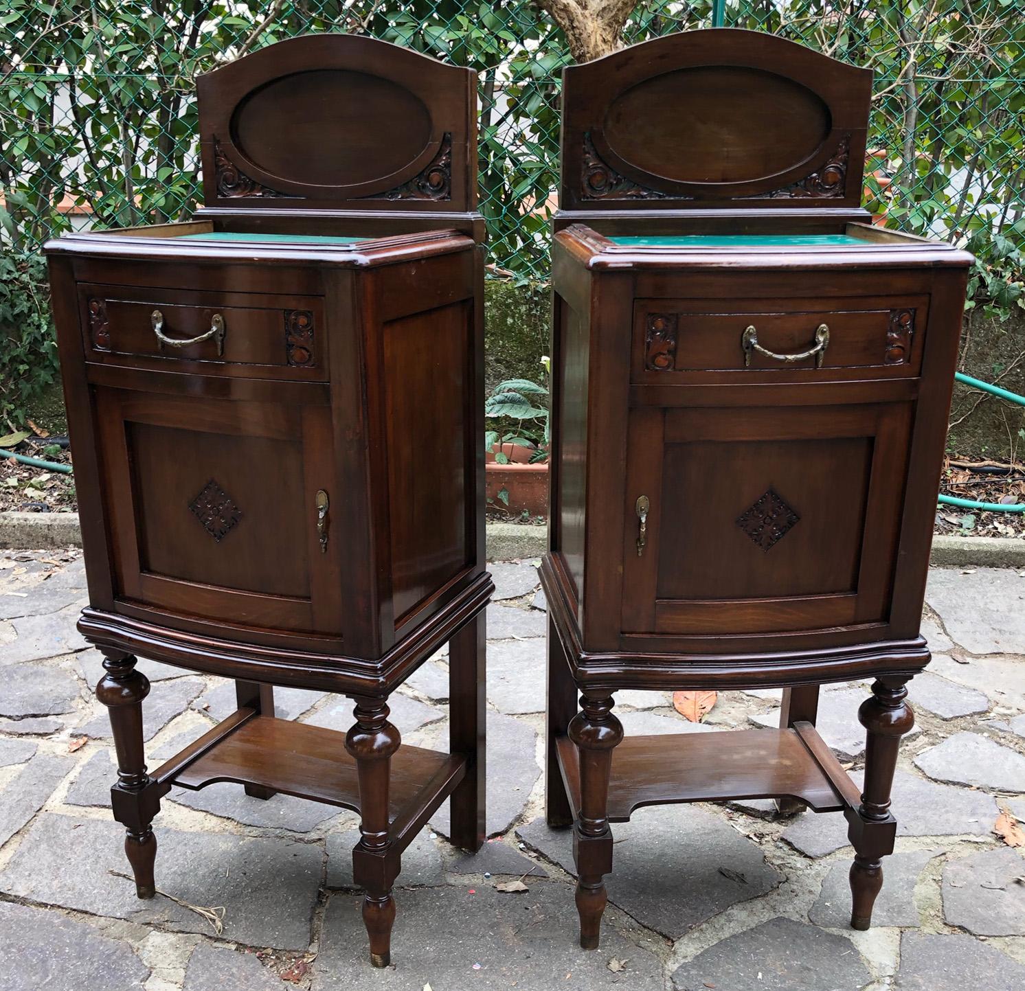 20th Century Pair of Original Italian Night Stands with Green Glass Tops For Sale 1