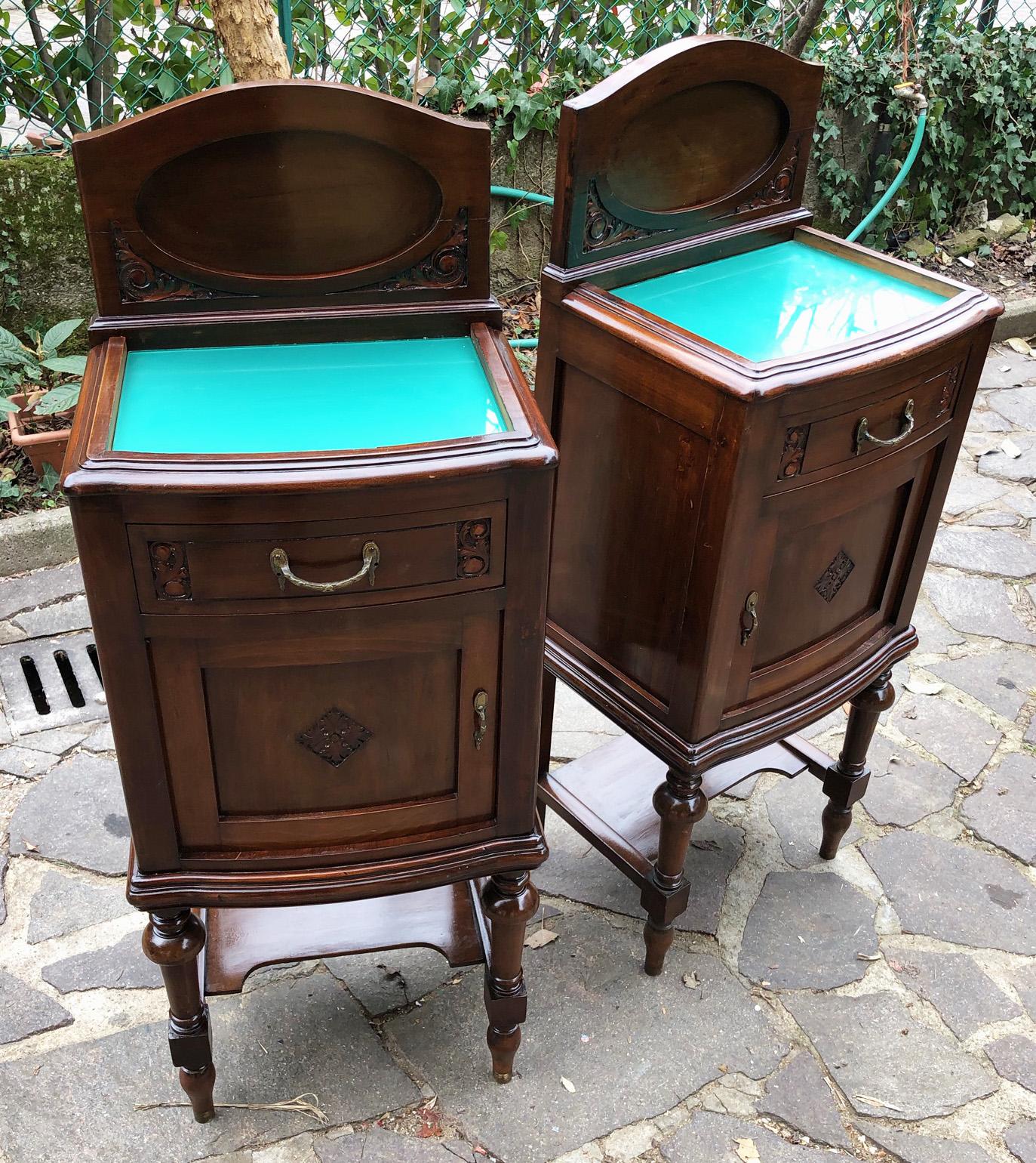 20th Century Pair of Original Italian Night Stands with Green Glass Tops For Sale 4