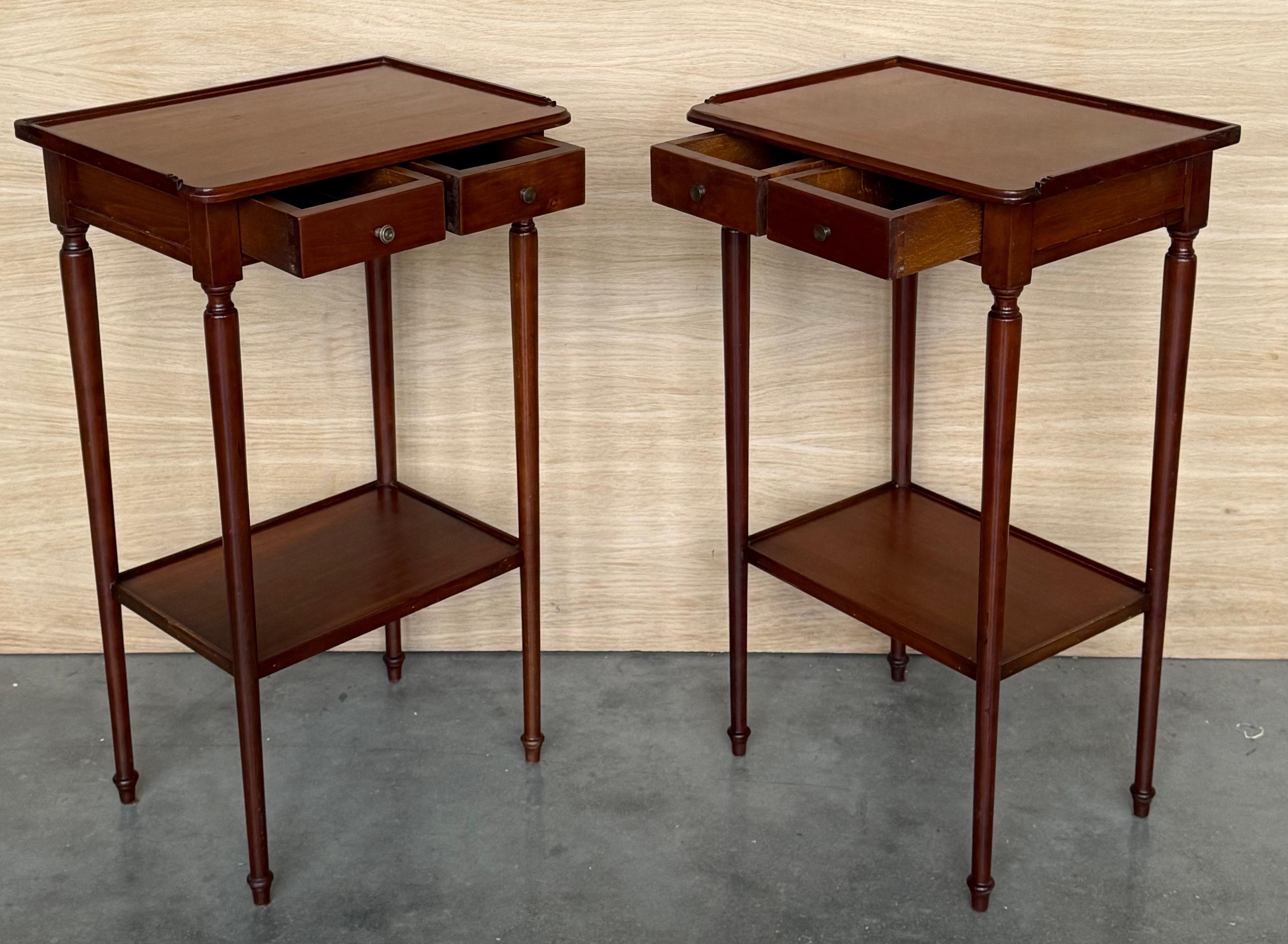 20ième siècle 20th Pair of Side or Nightstands Tables with Two Small Drawers & Shelves en vente