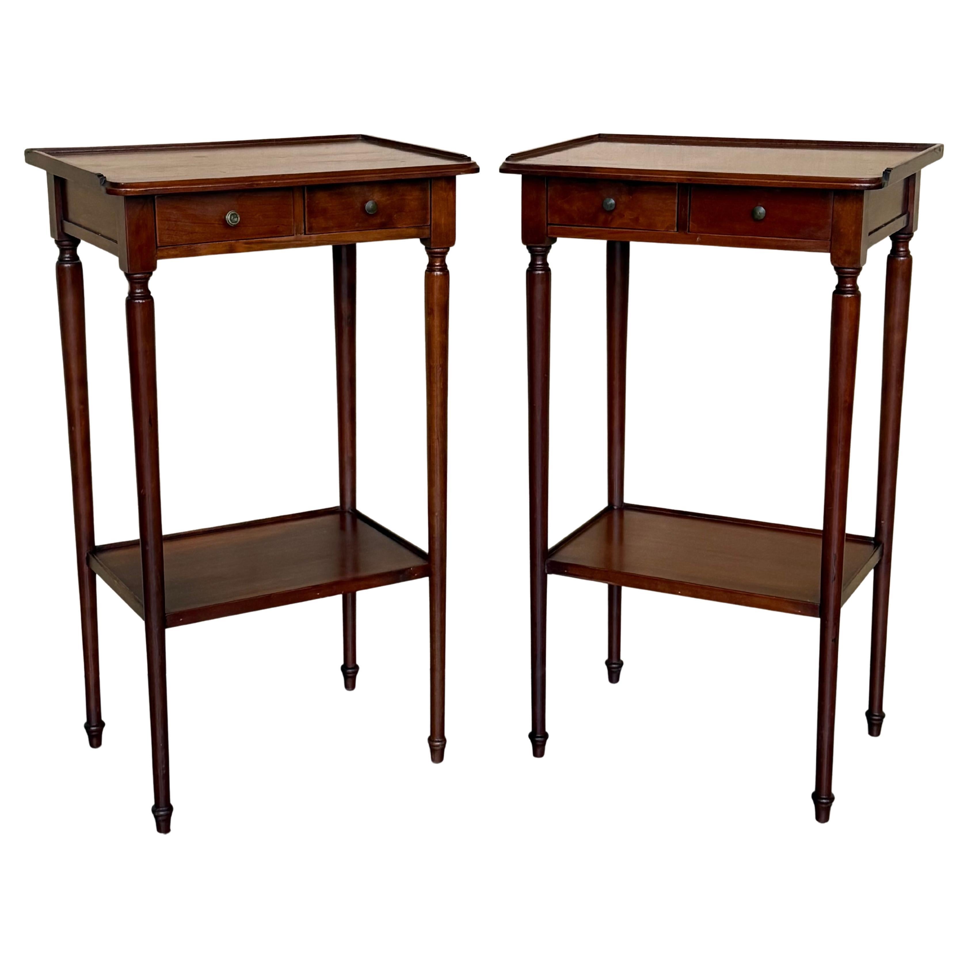 20th Pair of Side or Nightstands Tables with Two Small Drawers 
Shelves en vente