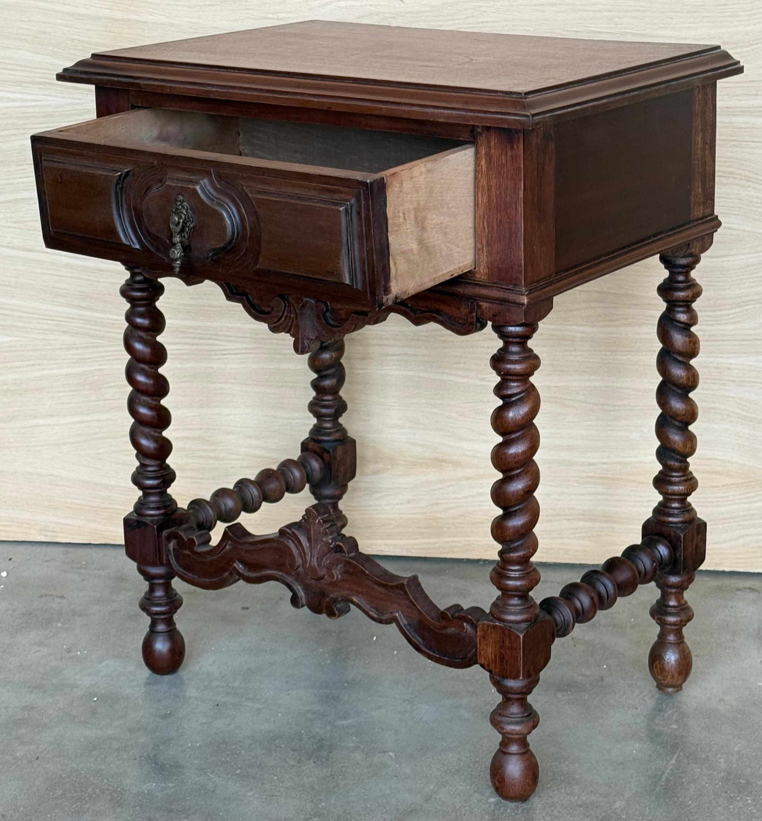 20th Century 20th Pair of Spanish Carved Nightstands with Drawer and low crest For Sale