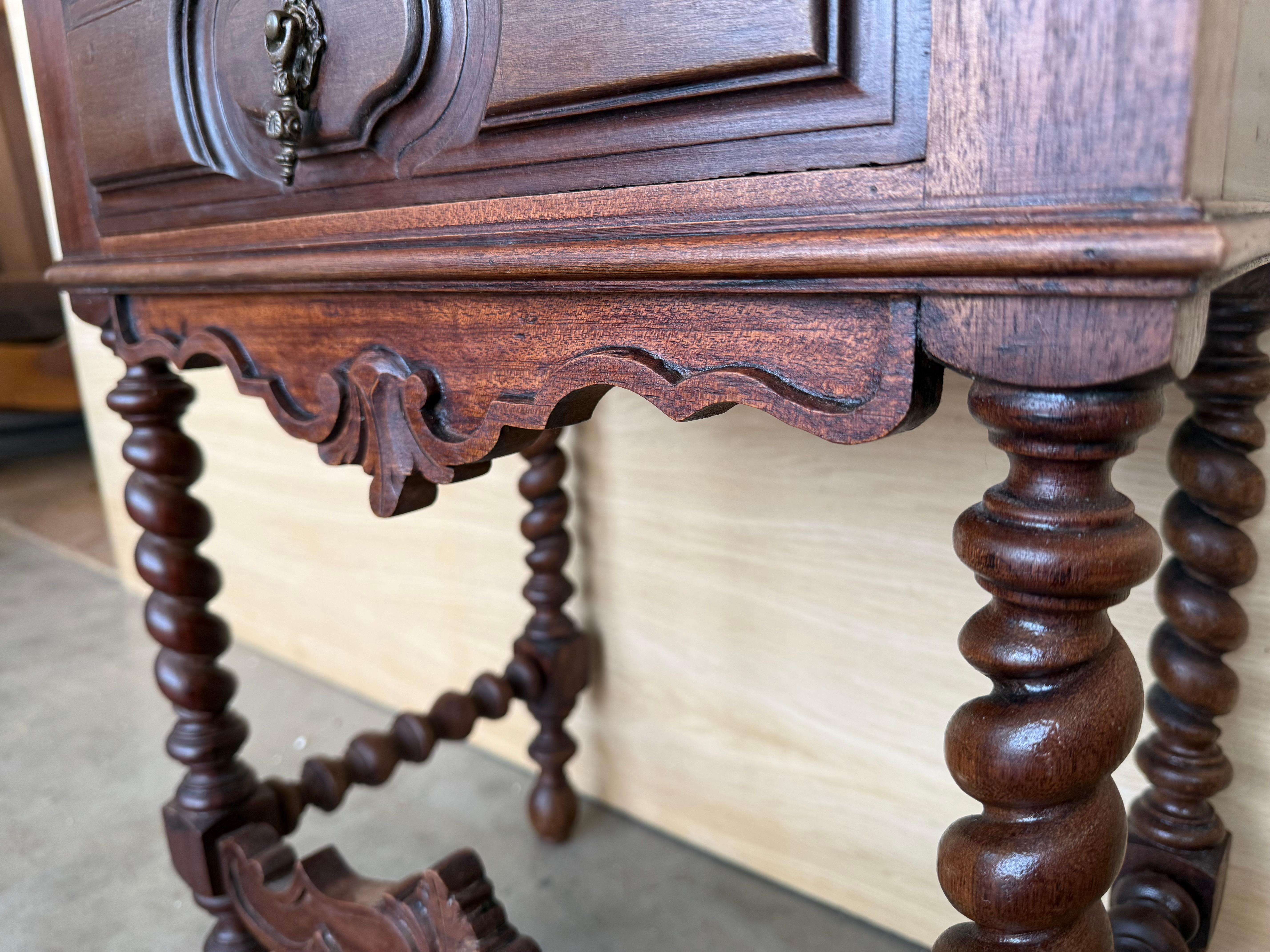 20th Pair of Spanish Carved Nightstands with Drawer and low crest For Sale 3
