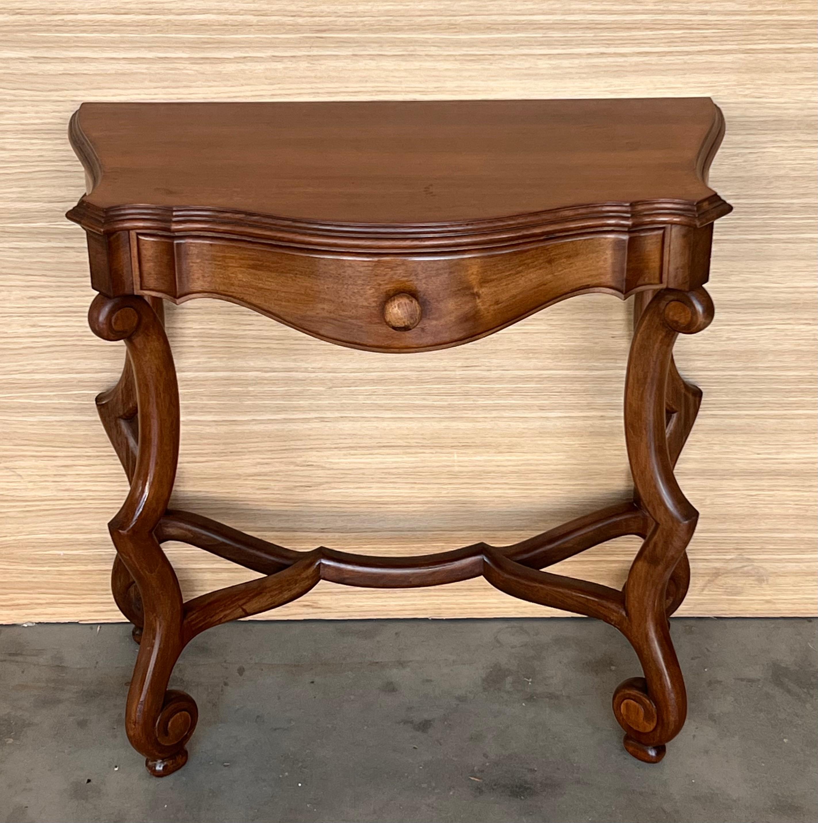 20th Pair of Spanish Nightstands with Carved Drawer In Good Condition In Miami, FL