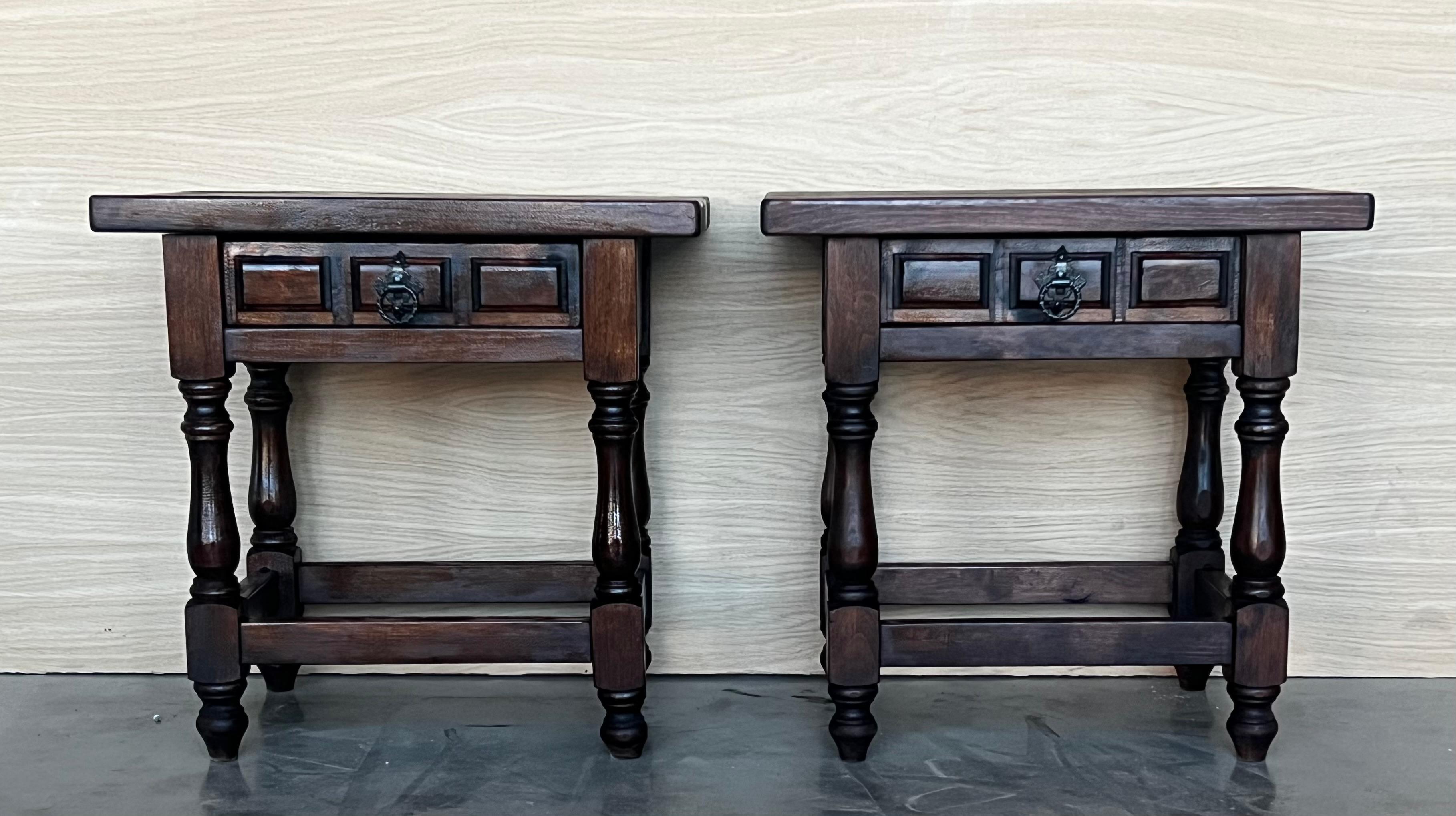 Spanish Colonial 20th Pair of Spanish Nightstands with Drawer For Sale