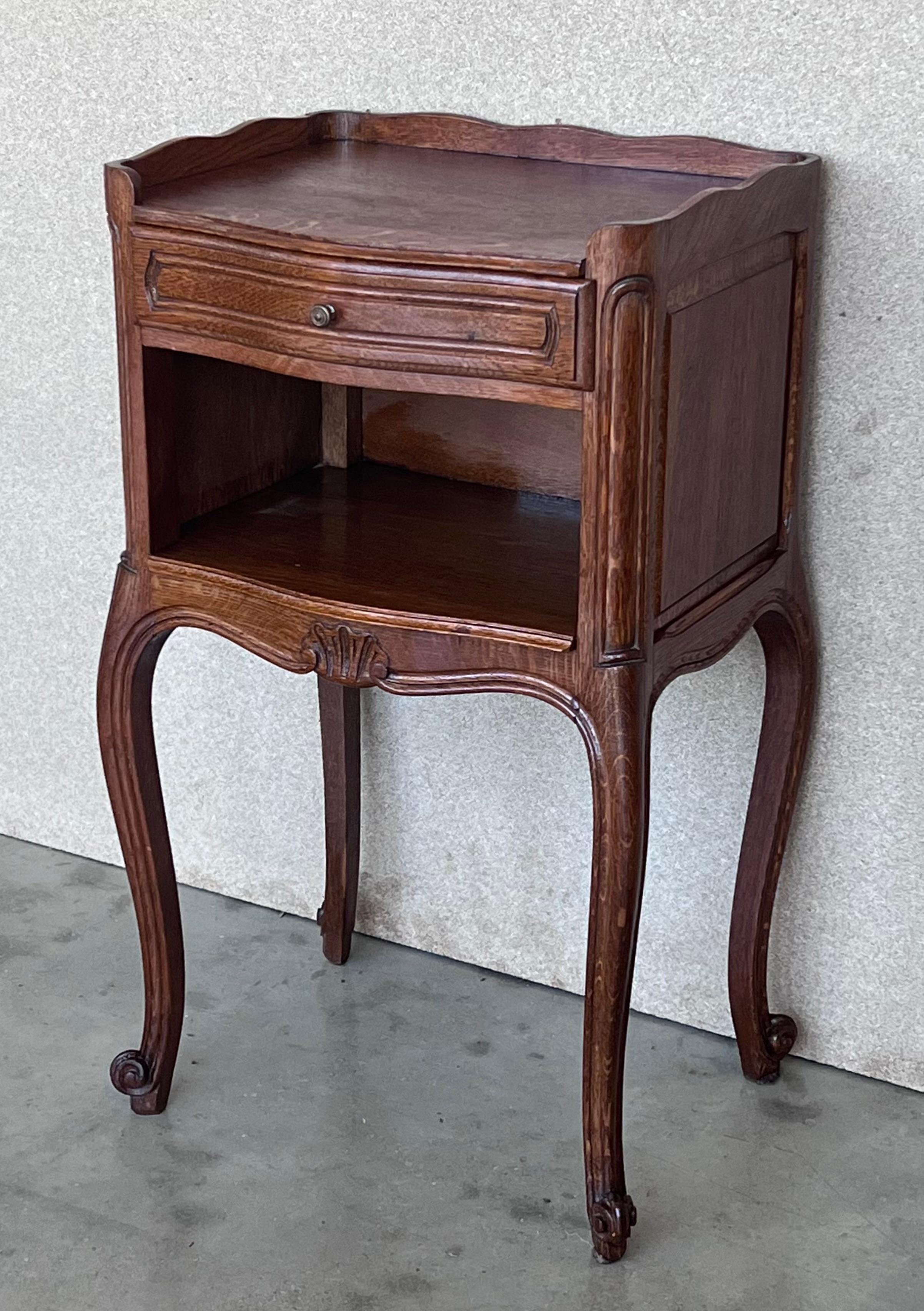 Louis XV 20th Pair of Walnut Nightstands Tables with Drawer and Open Shelf For Sale