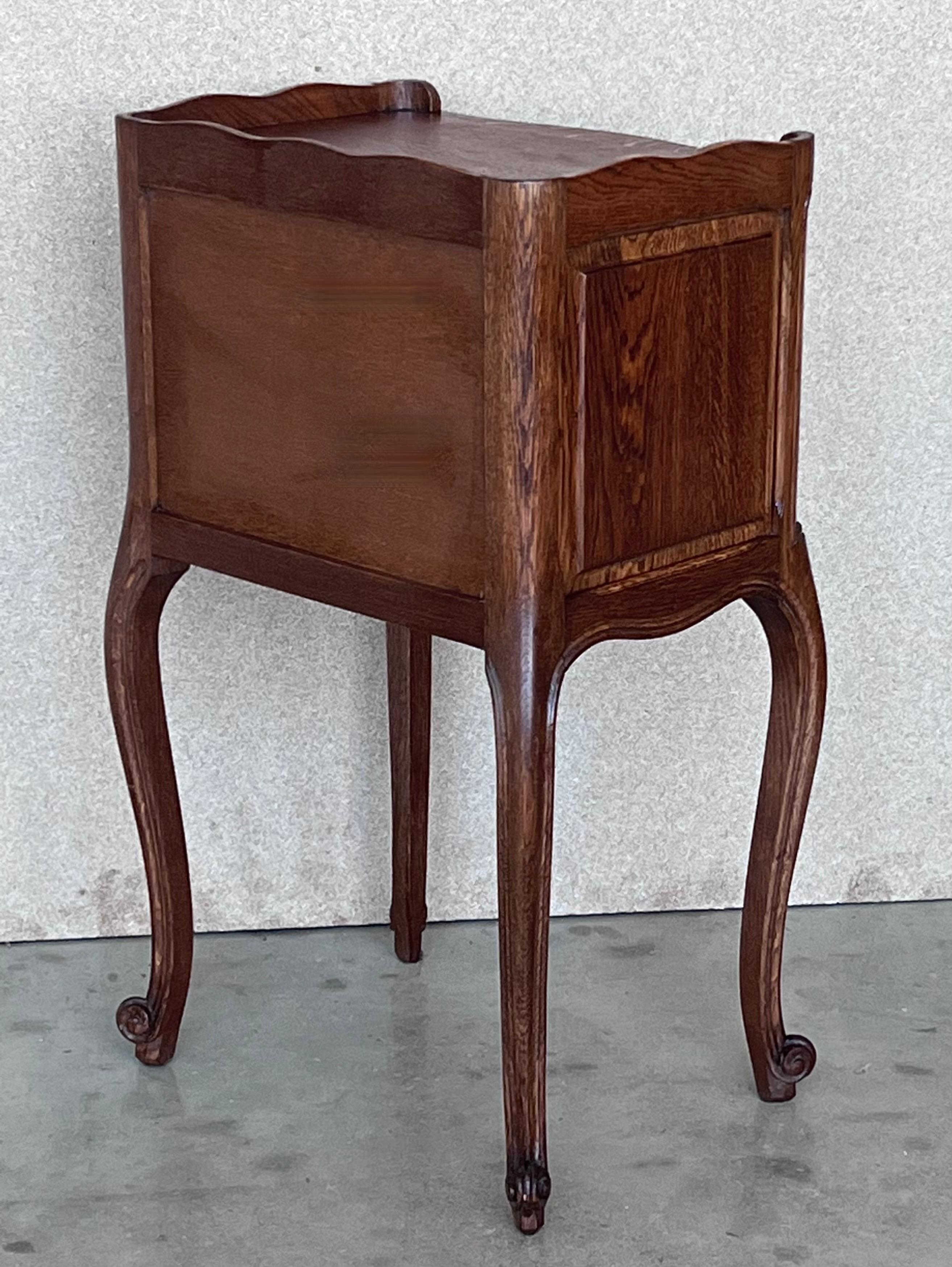 20th Pair of Walnut Nightstands Tables with Drawer and Open Shelf For Sale 2
