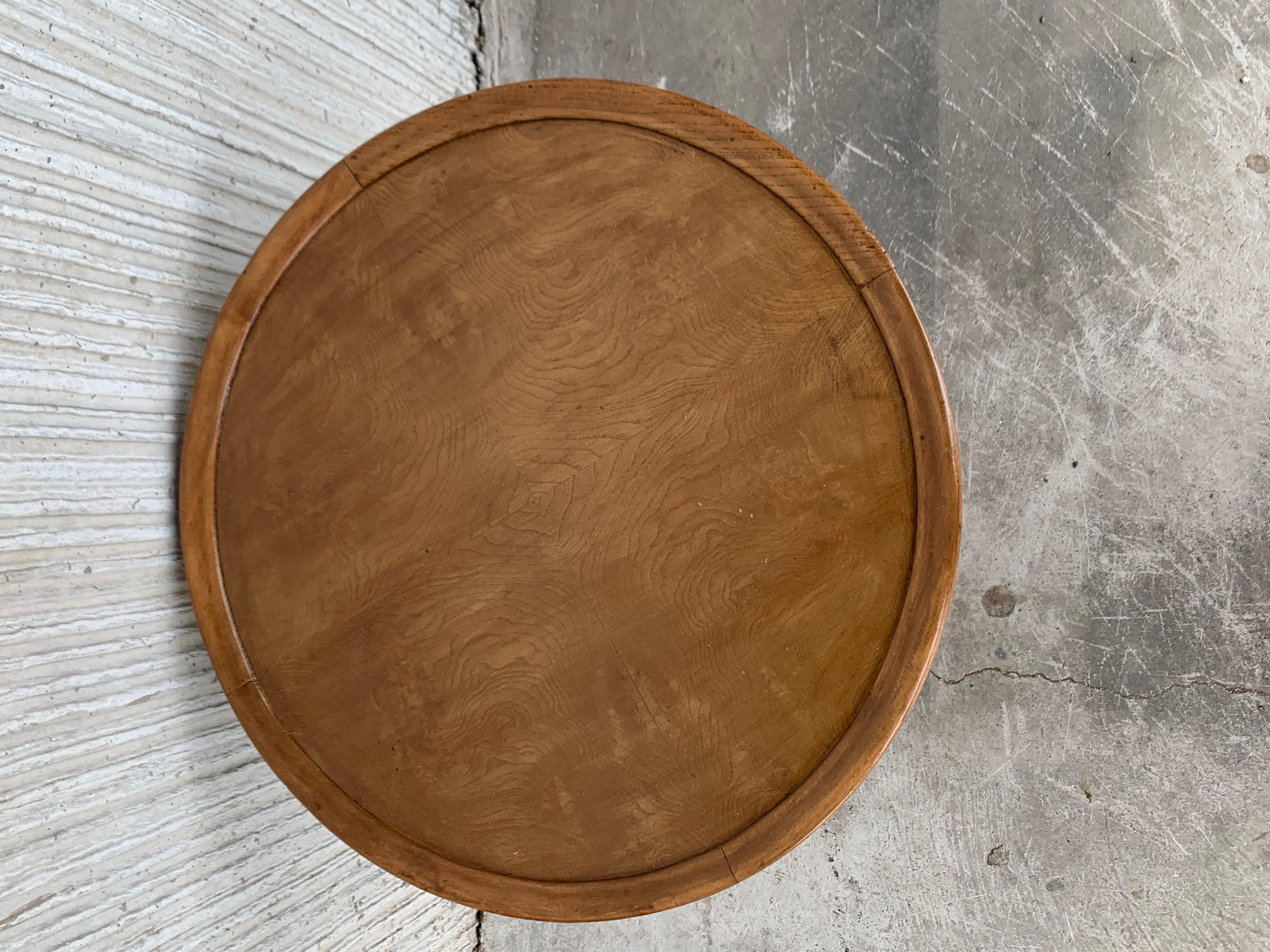 20th Century Pedestal Walnut Round Coffee or Side Table with Ornamental Carved Legs