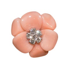Vintage 20th Pink Flower-Shapped French Ring in Coral Angel Skin, Diamonds and White Gold