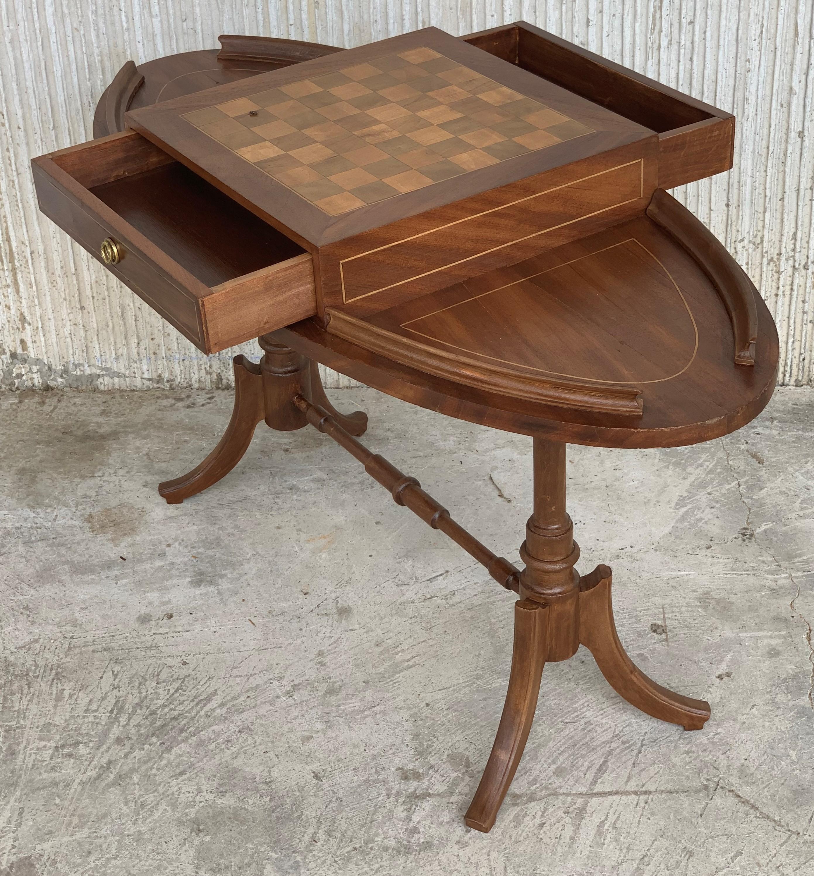 20th Century Regency Style Oval Walnut Chess Game Table with Two Drawers In Good Condition For Sale In Miami, FL