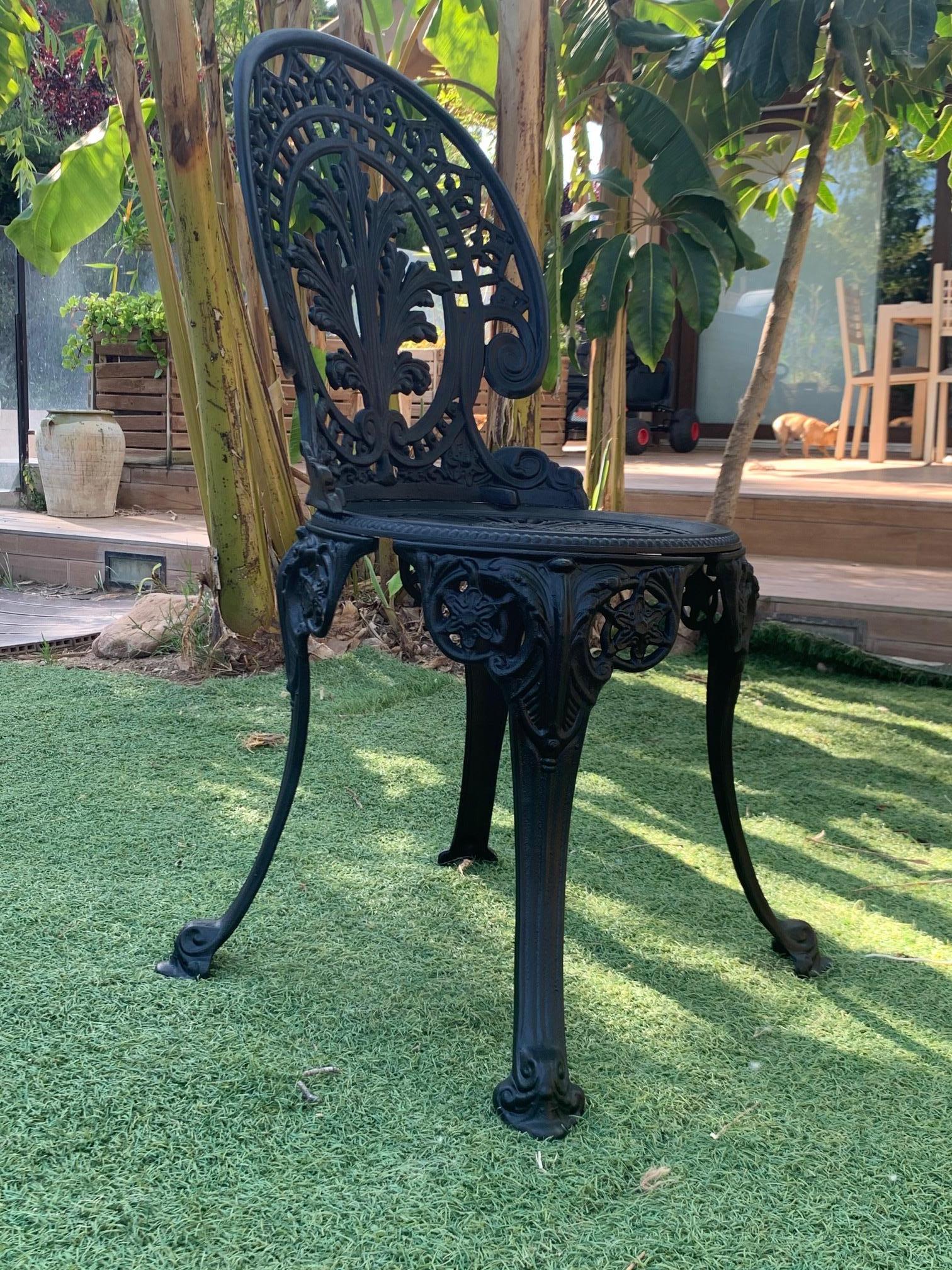 20th Century Renaissance Revival Style Pair of Back Garden Chairs In Good Condition In Miami, FL