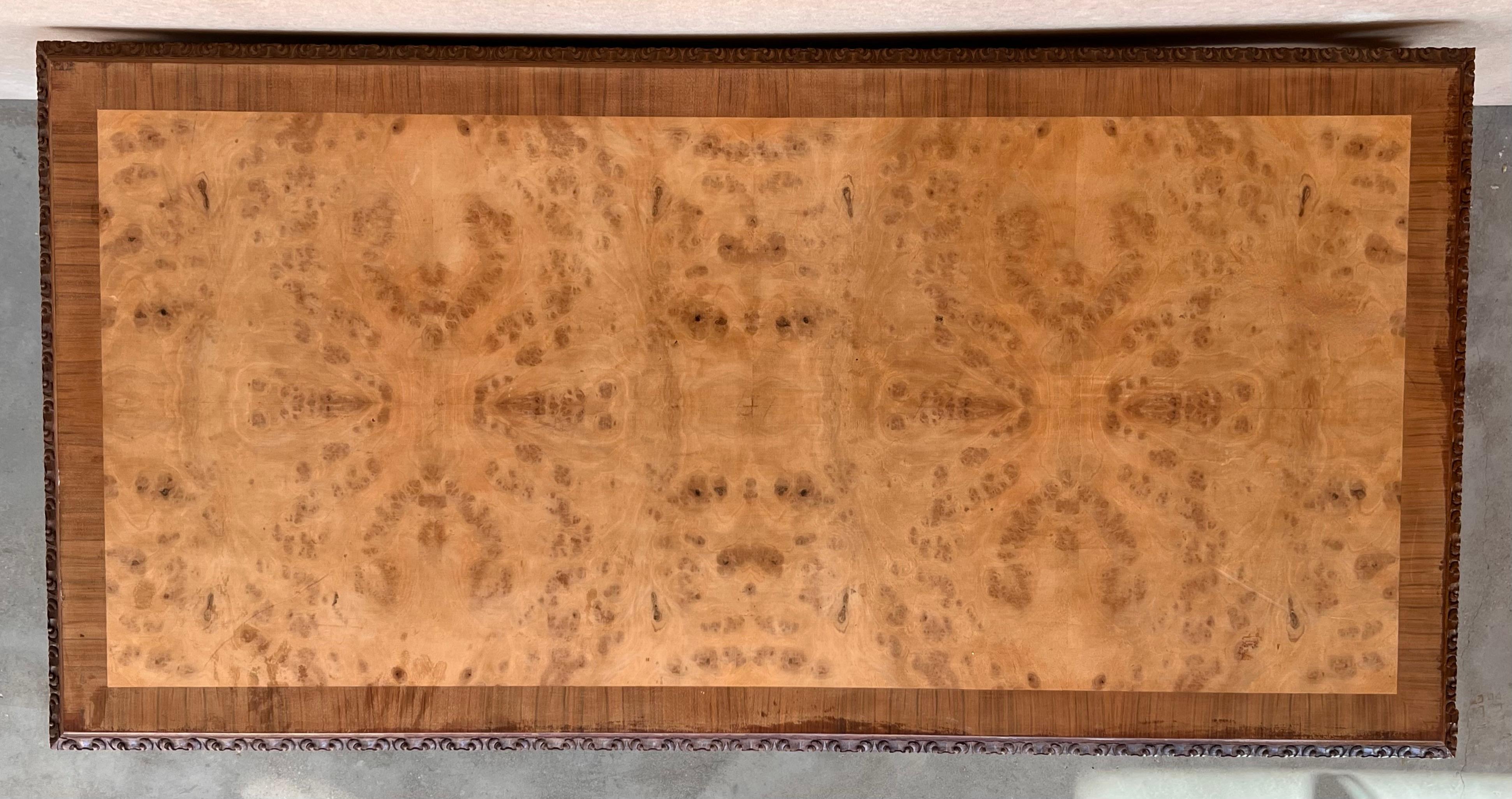 20th Century 20th Root Oak Dining Room Table with Carved Edges For Sale