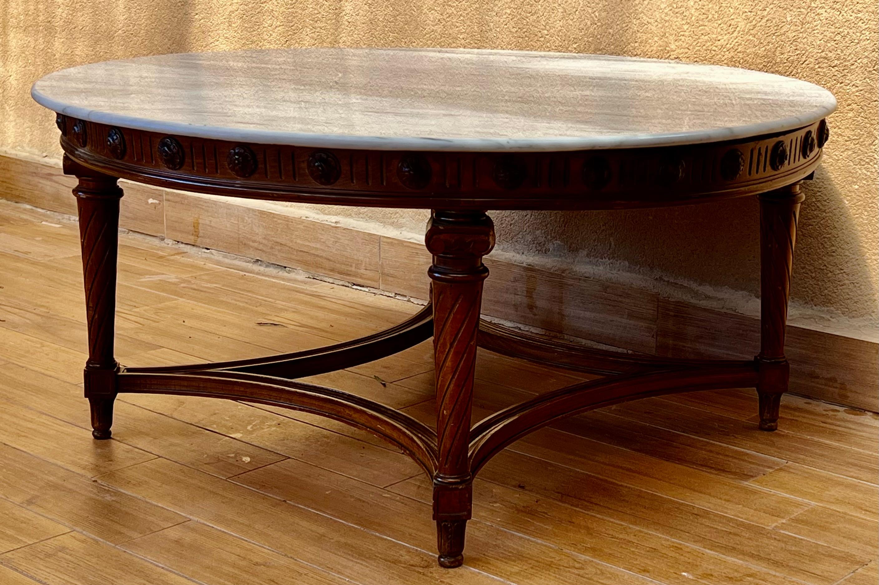 20th Century 20th Round Coffee Table with Marble Top and Carved Legs