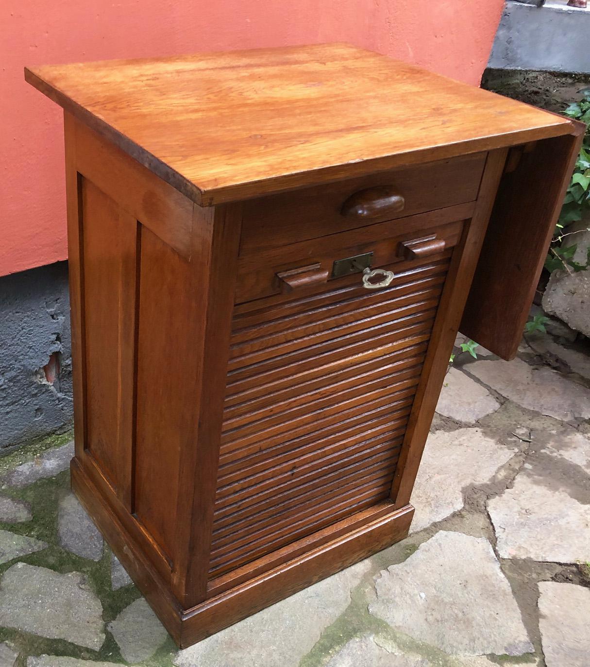20th Sideboard Table in Solid Oak with Rolling Shutter and Internal Top For Sale 5