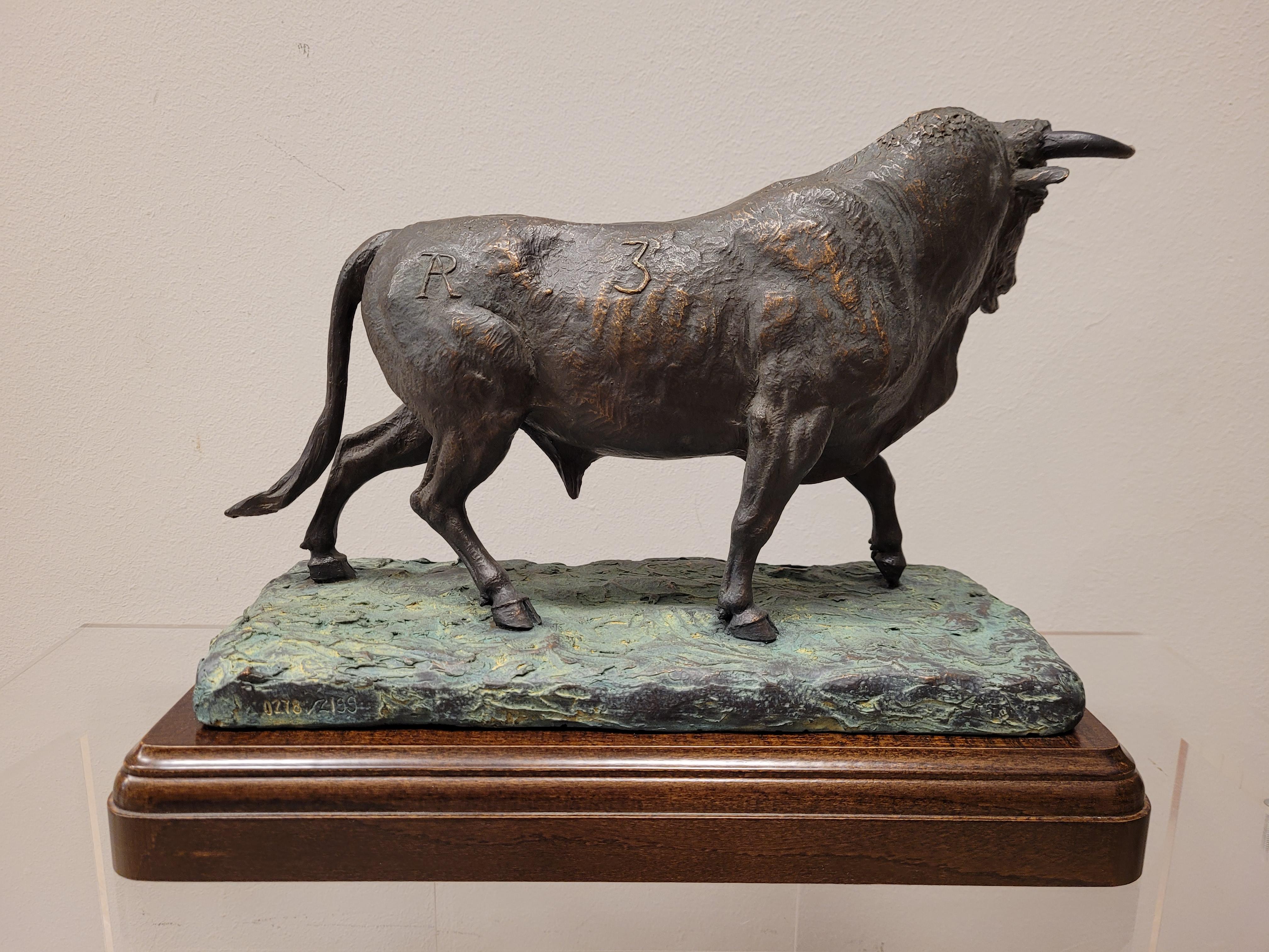 20th Spanish Bull Sculpture Bronze by Peralta Signed 9