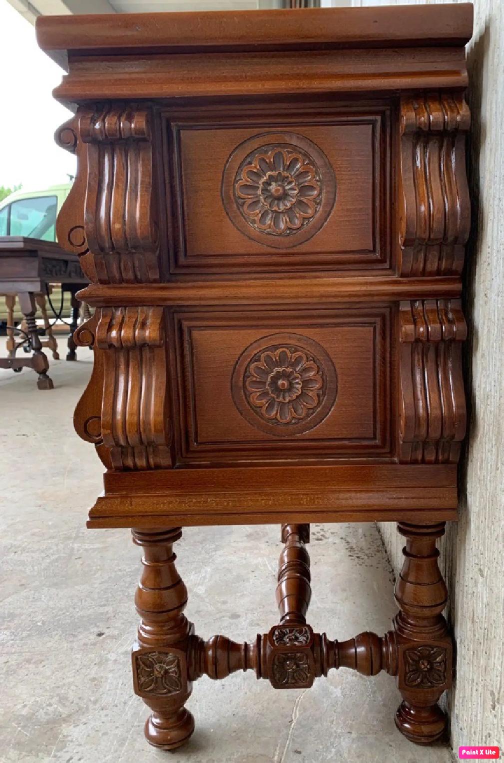 20th Spanish Chest of Drawers with Original Hardware and carved drawers For Sale 1