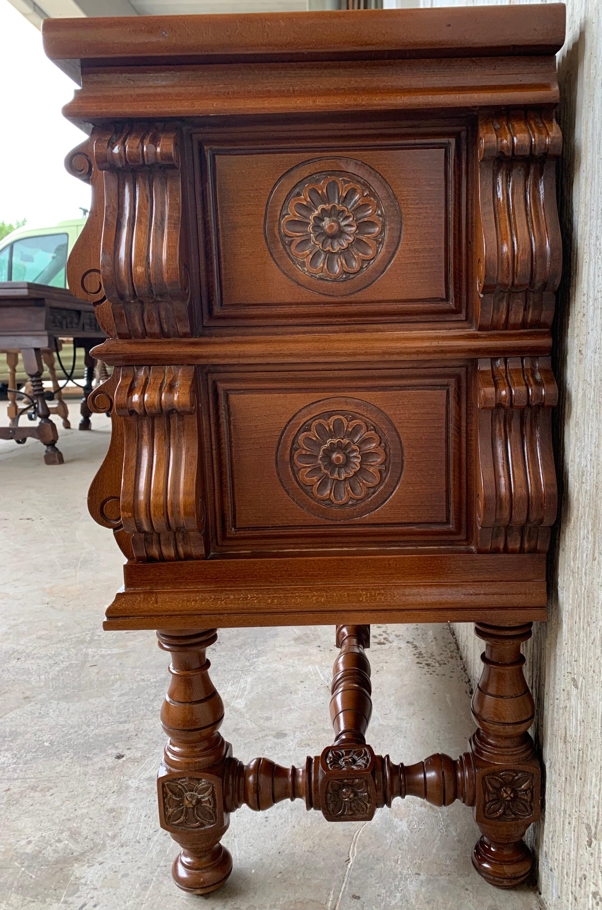 20th Spanish Chest of Drawers with Original Hardware and carved drawers For Sale 4