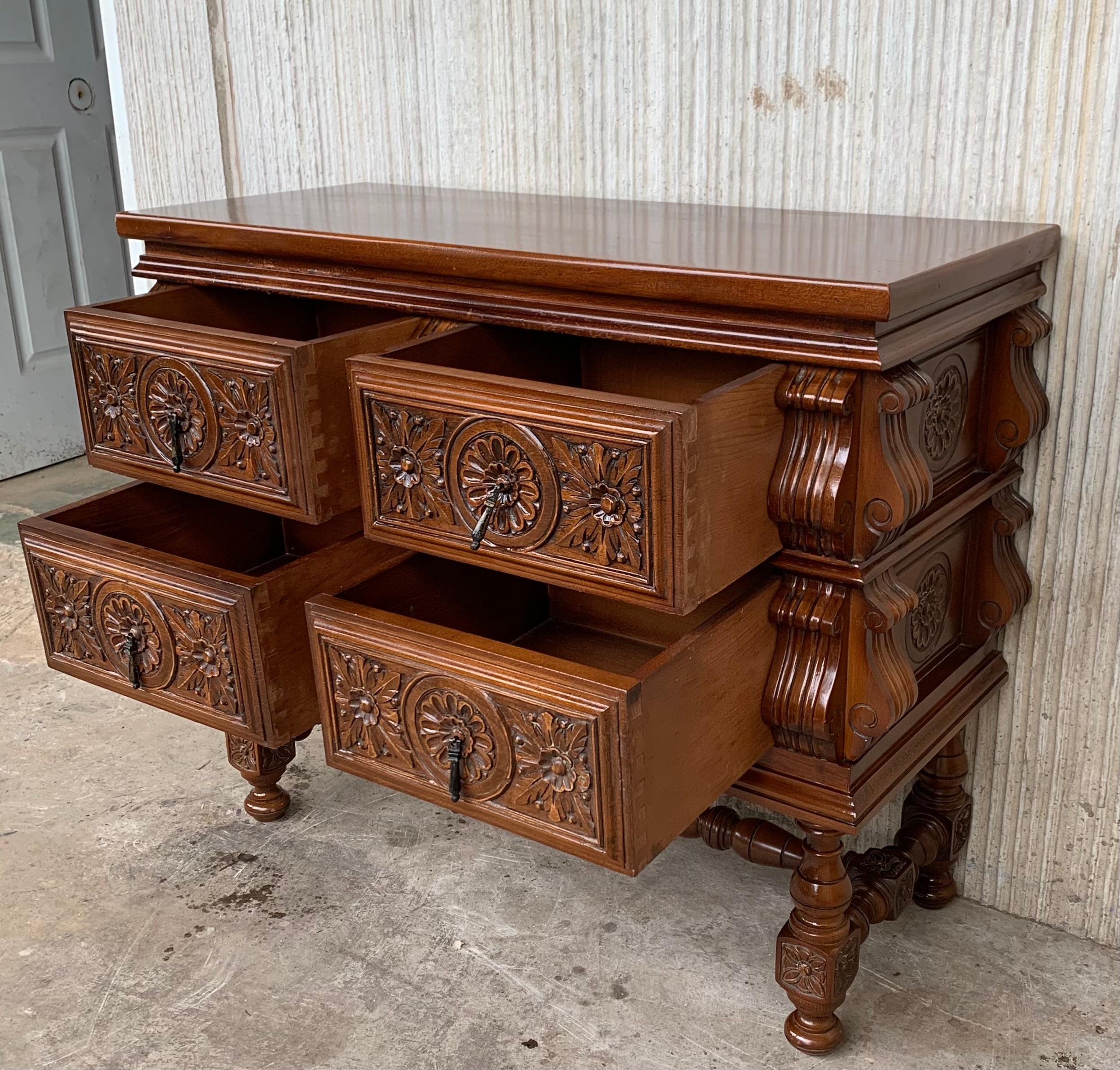 20th Spanish Chest of Drawers with Original Hardware and carved drawers In Good Condition For Sale In Miami, FL