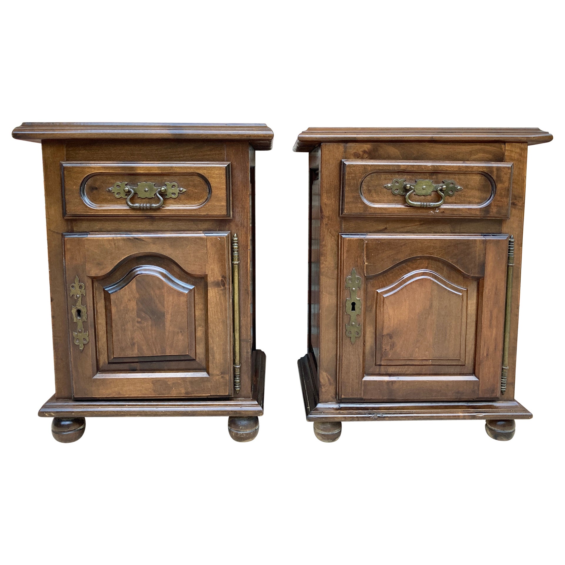 Comodini spagnoli del 20° secolo con cassetto e dettagli in bronzo, 1920, set di 2