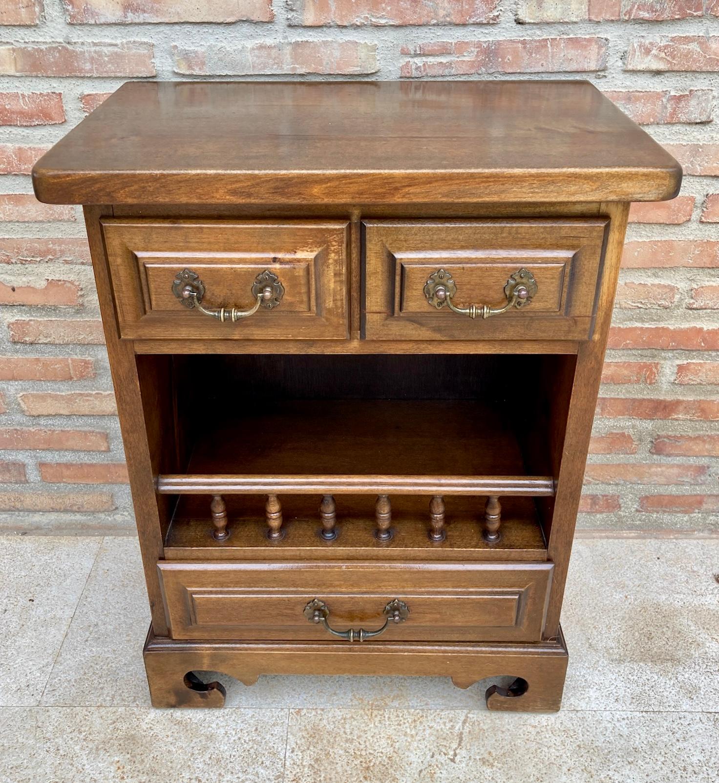 20th Spanish Nightstands With Three Drawers One Shelf And Bronze Hardware 1970s, In Good Condition For Sale In Miami, FL