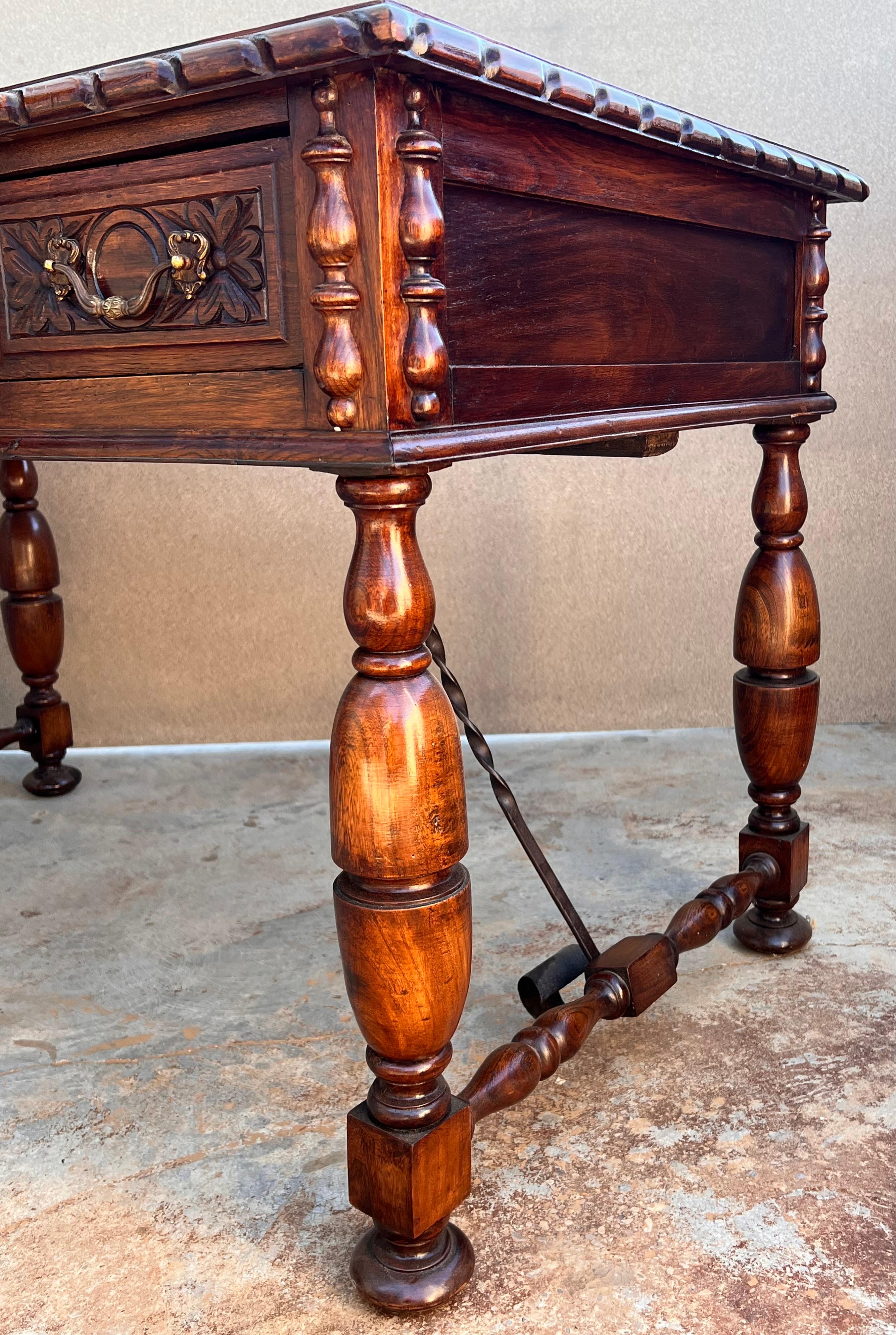 20th Two sides French Louis XV Style Carved Walnut Desk with Three Drawers  For Sale 10