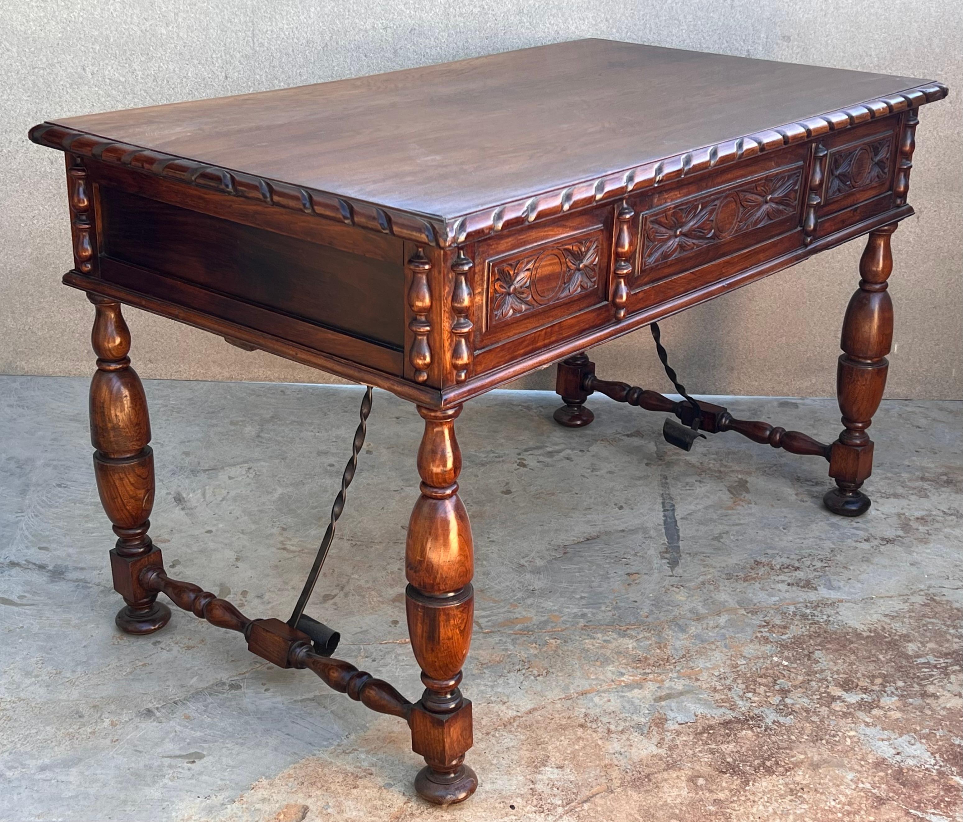 20th Two sides French Louis XV Style Carved Walnut Desk with Three Drawers  For Sale 1
