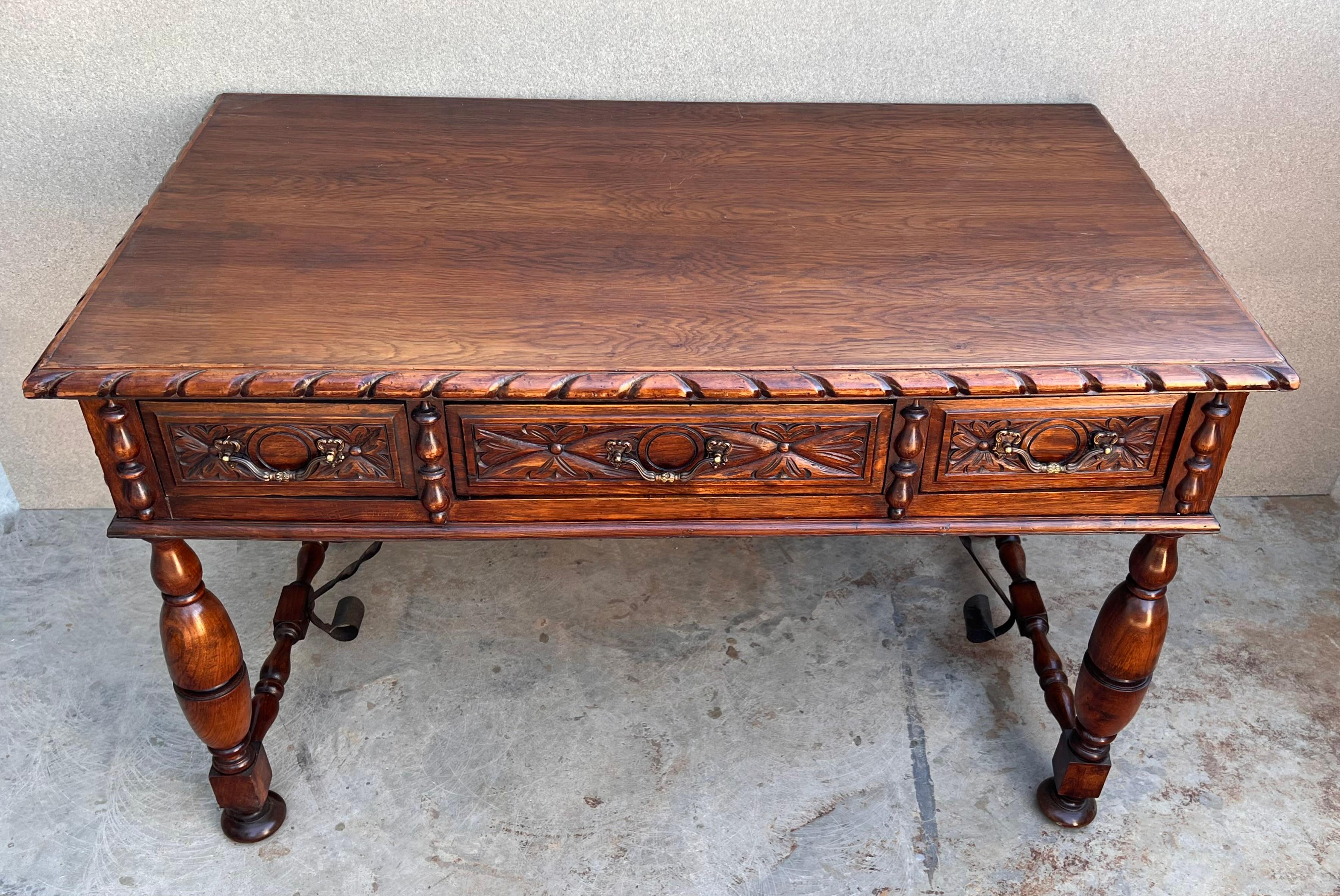 20th Two sides French Louis XV Style Carved Walnut Desk with Three Drawers  For Sale 2