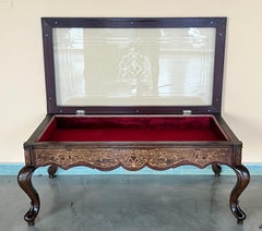 Bijouterie oder Vitrine im viktorianischen Stil des 20. Jahrhunderts, niedriger Couchtisch