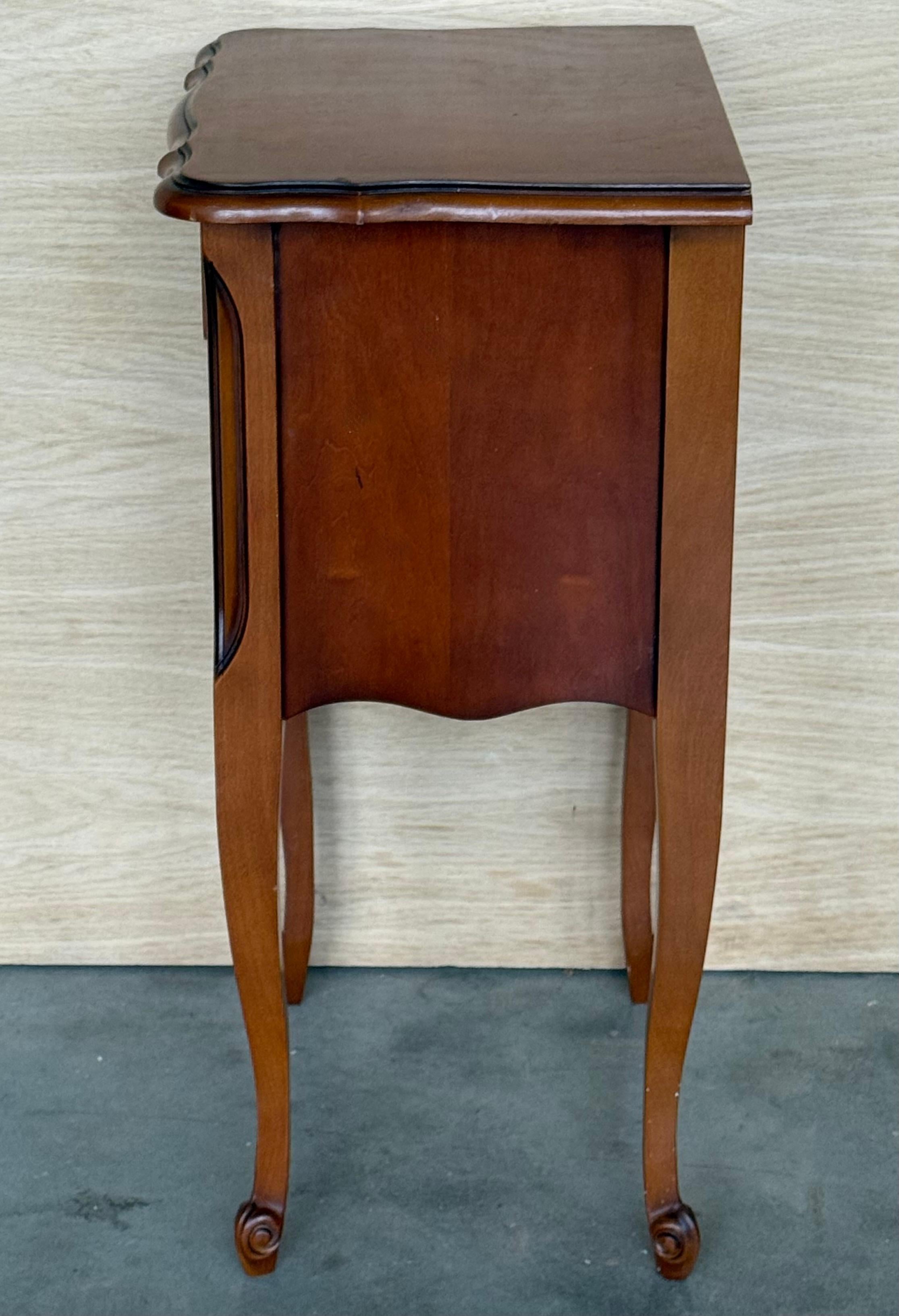 20th Walnut Nightstands Tables With Drawer And Open Shelf, 1940 in vendita 3