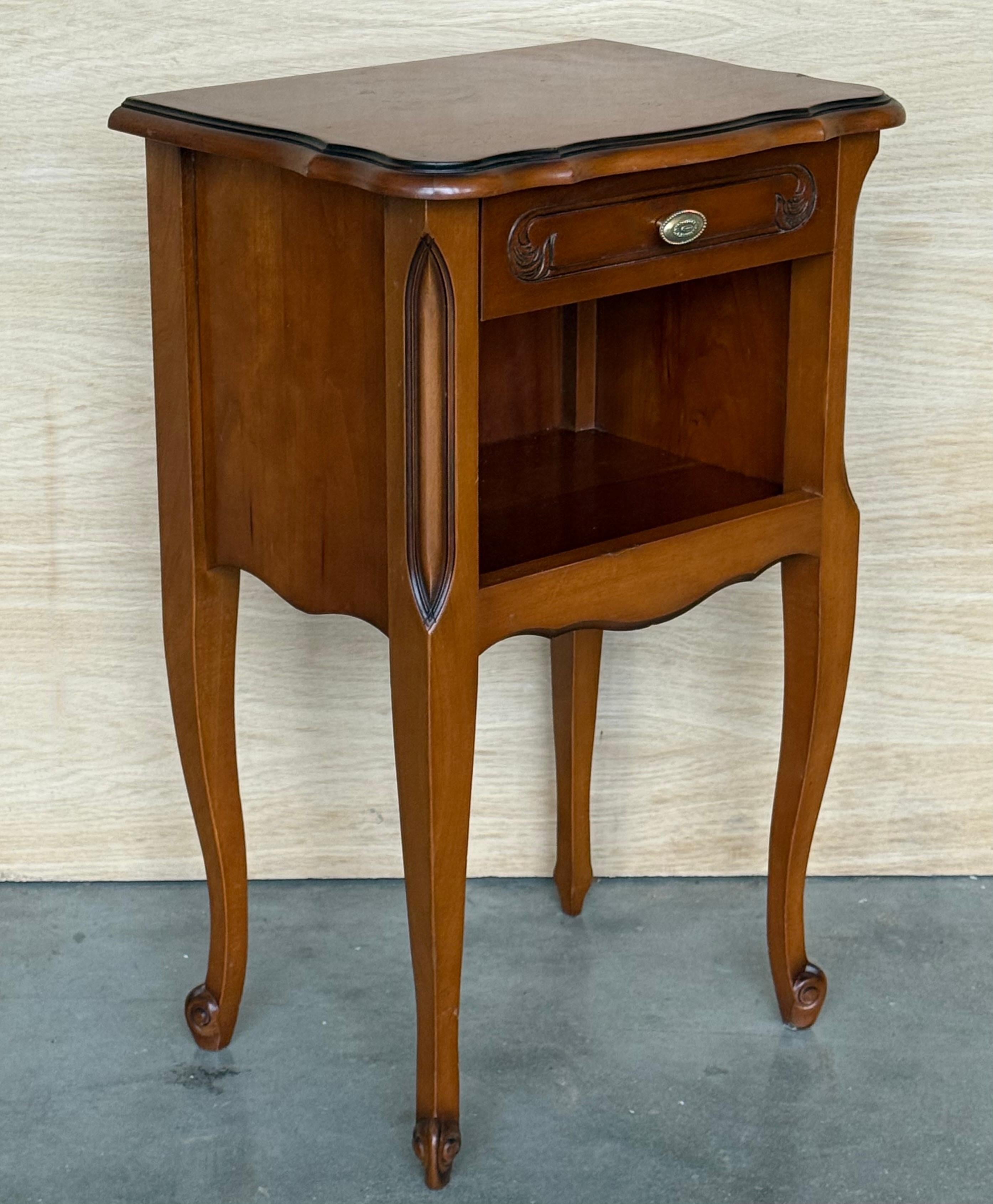 20th Walnut Nightstands Tables With Drawer And Open Shelf, 1940 in vendita 2