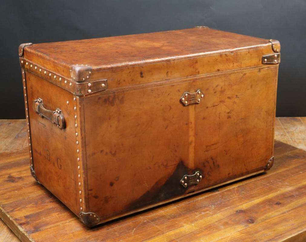 20th Century Louis Vuitton Steamer Leather Trunk In Good Condition In Haguenau, FR