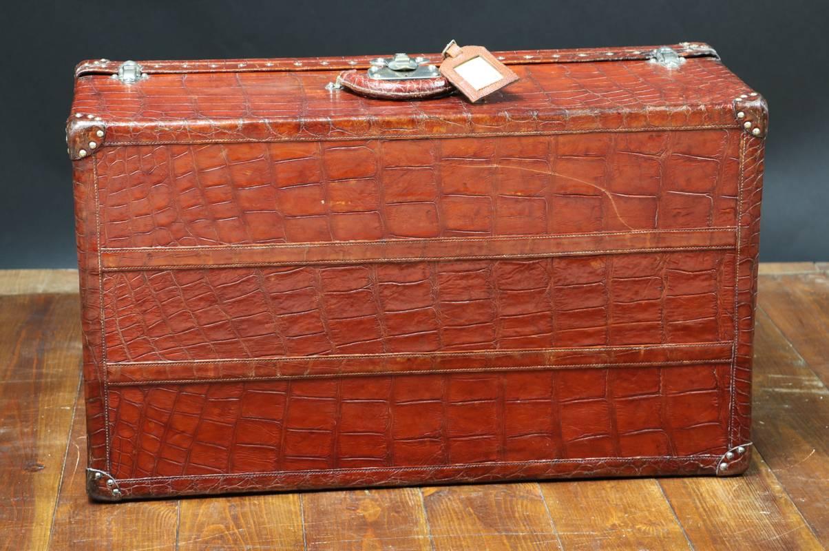 20th Century Very Rare Louis Vuitton Alligator Suitcase In Excellent Condition In Haguenau, FR